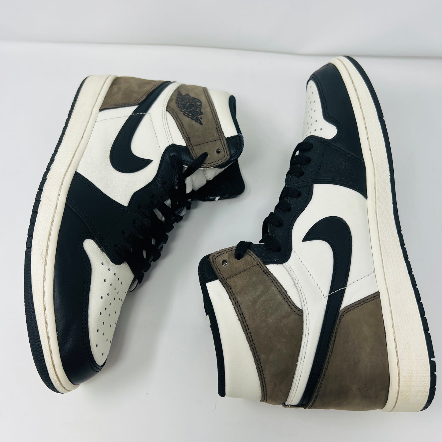 Jordan 1 Retro High Dark Mocha