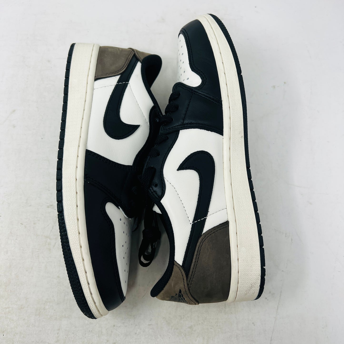 Jordan 1 Retro Low OG Mocha