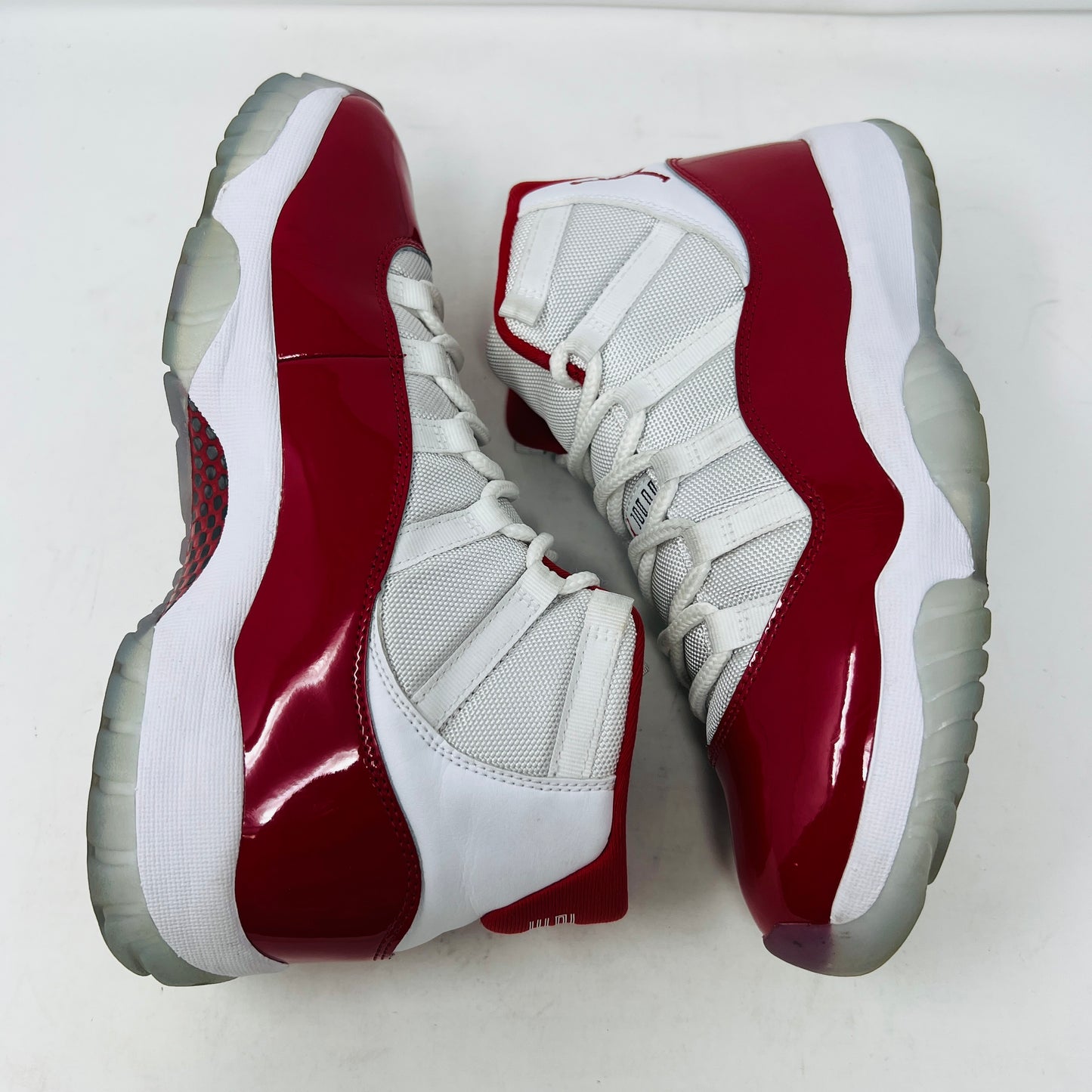Jordan 11 Retro Cherry (2022)