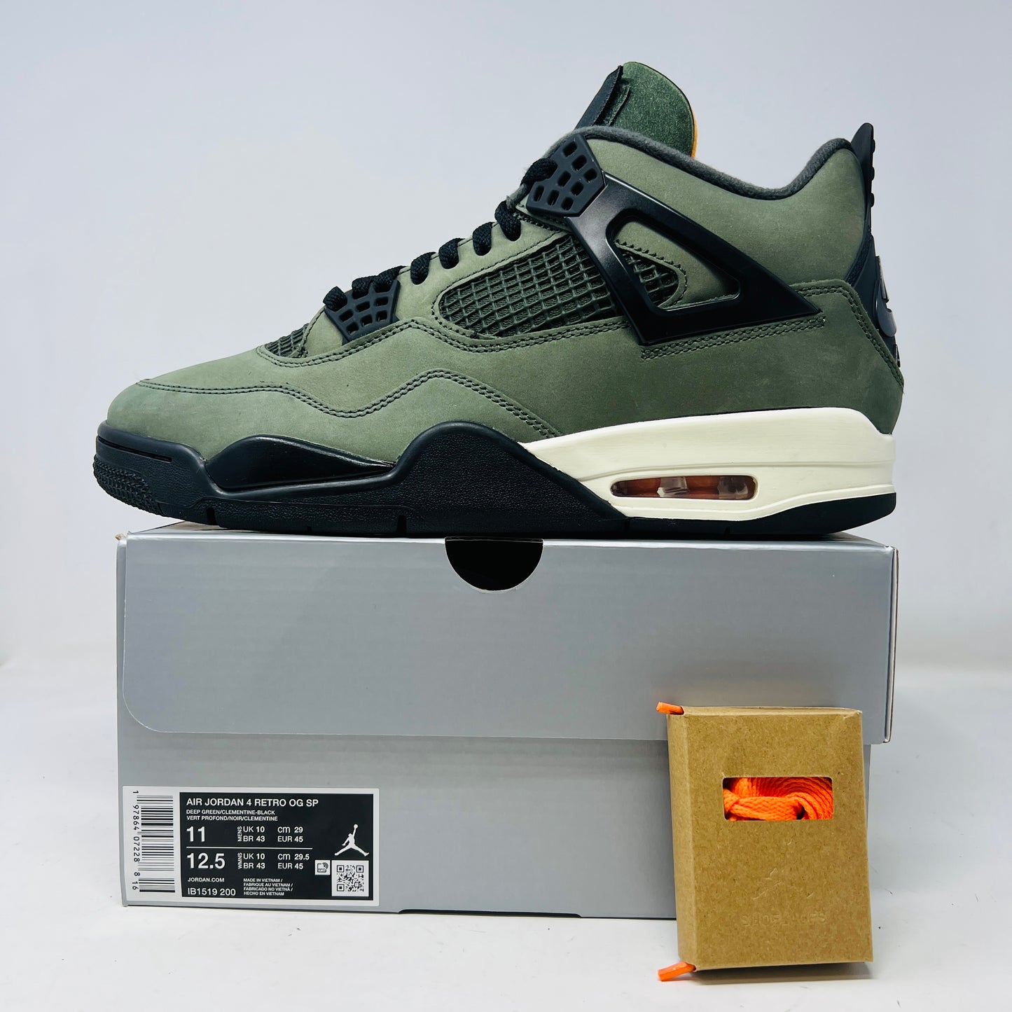 Jordan 4 Retro OG SP Undefeated (2025)