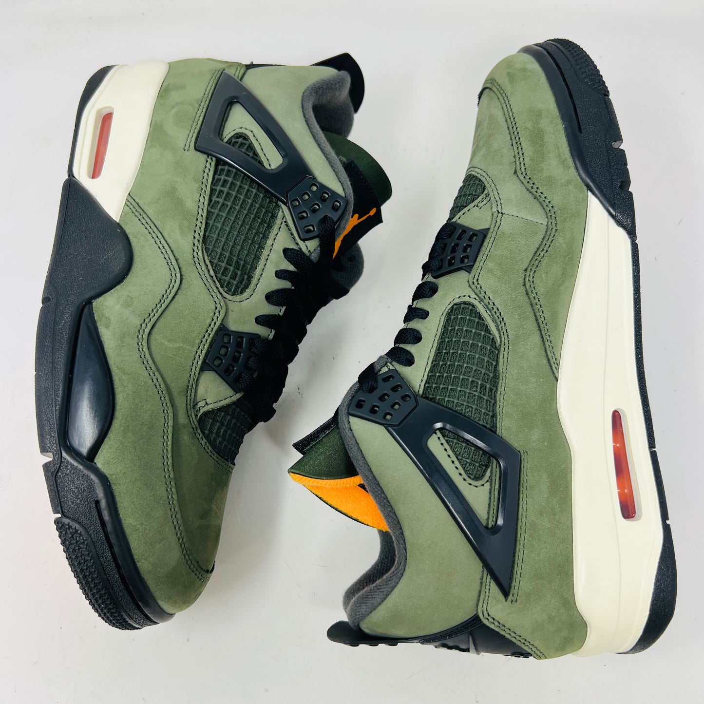 Jordan 4 Retro OG SP Undefeated (2025)