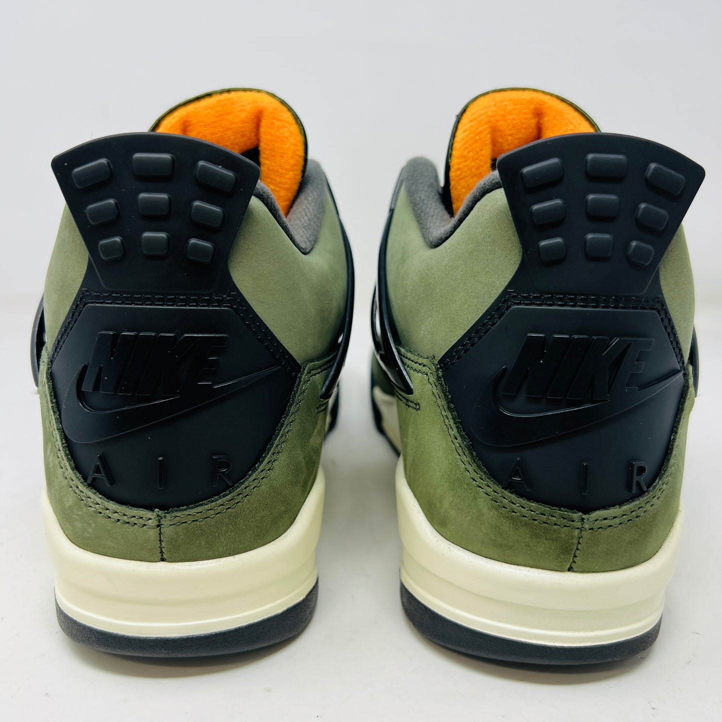 Jordan 4 Retro OG SP Undefeated (2025)