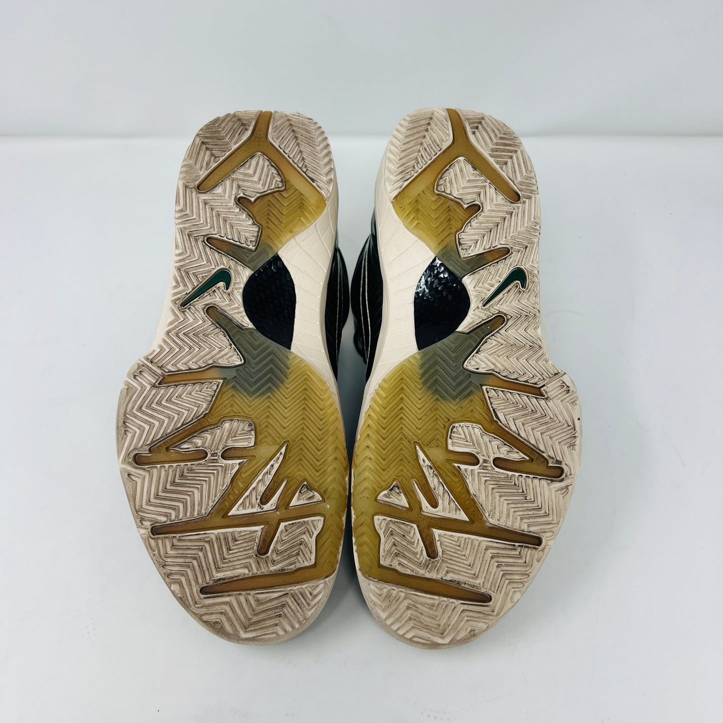 Nike Kobe 4 Protro Undefeated Milwaukee Bucks