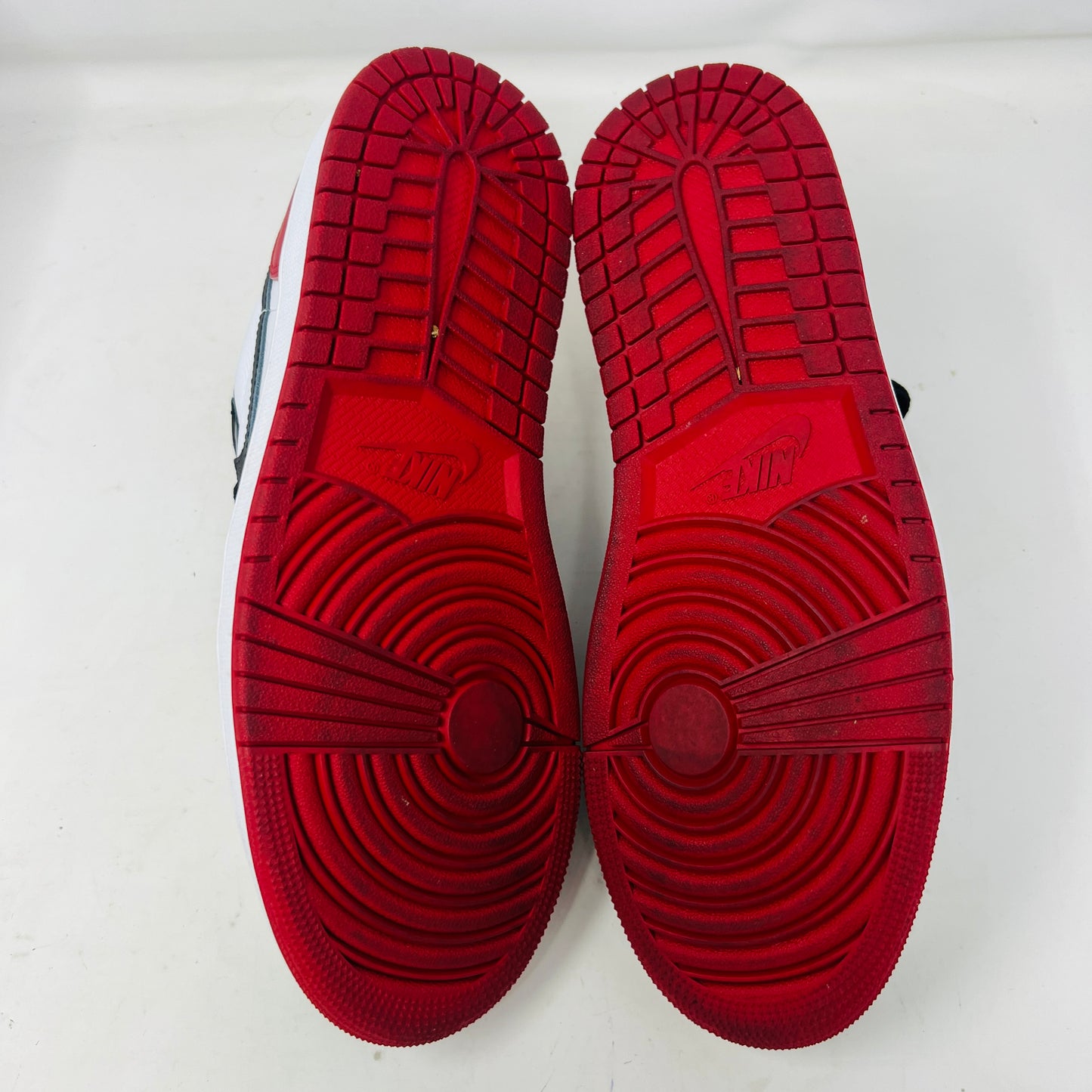 Jordan 1 Retro Low OG Black Toe (2023)