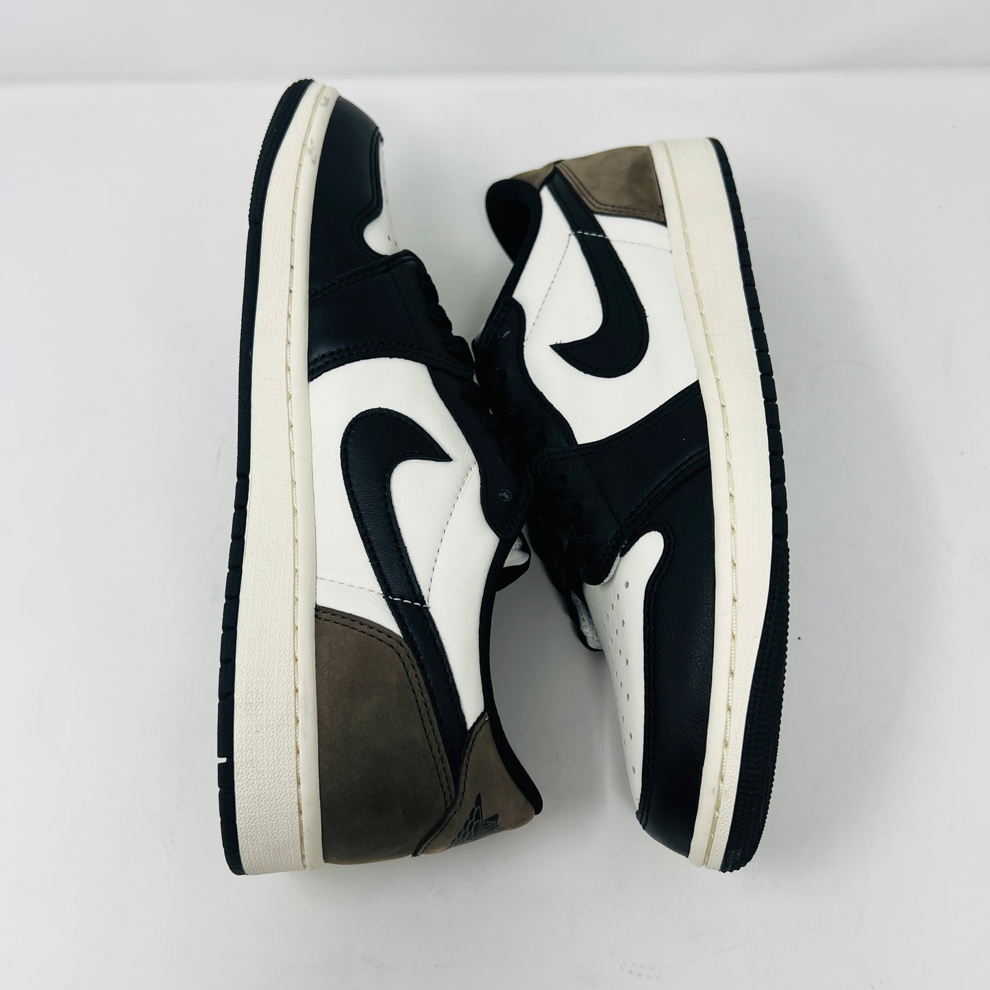 Jordan 1 Retro Low OG Mocha