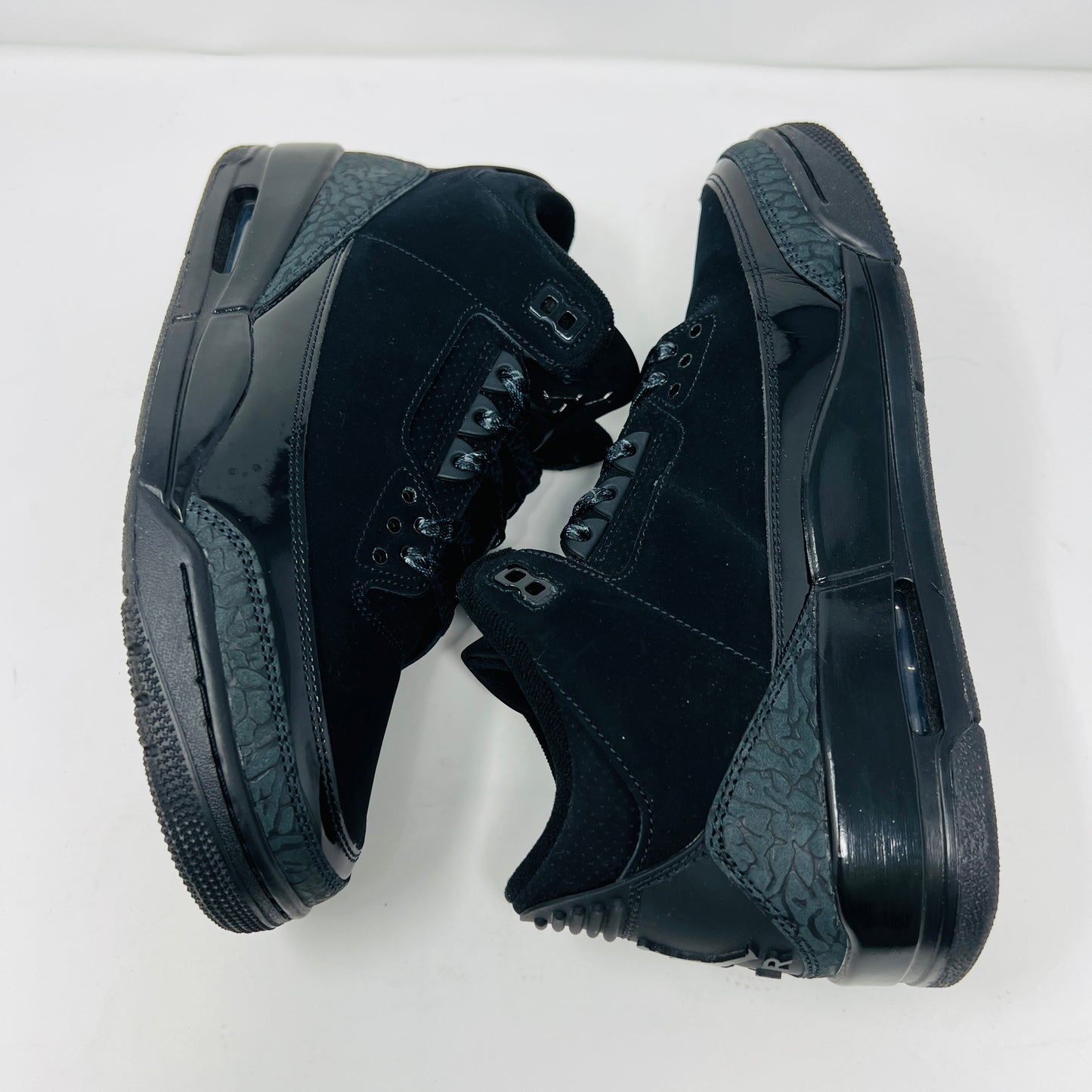 Jordan 3 Retro Black Cat (2025)