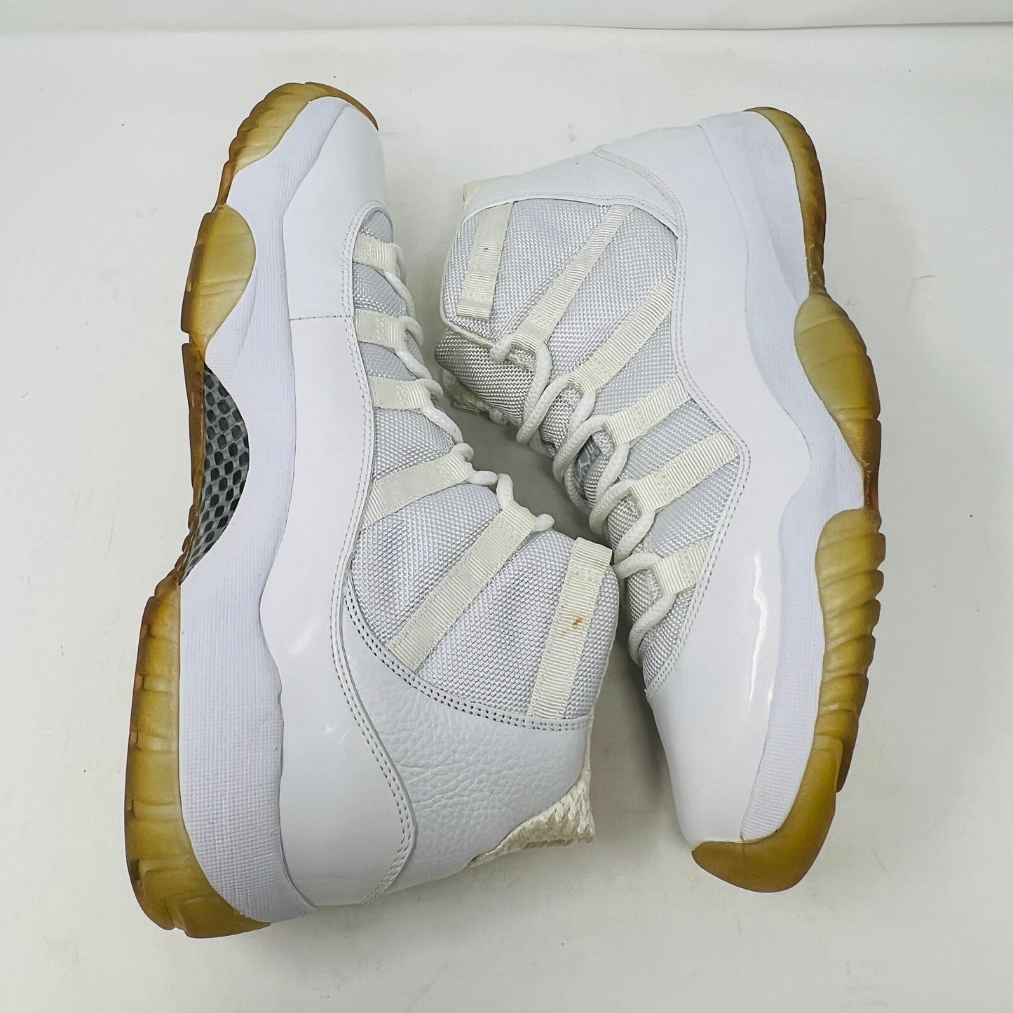 Jordan 11 Retro Silver Anniversary (2010)