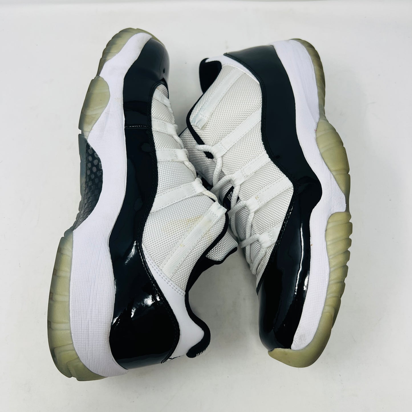 Jordan 11 Retro Low Concord