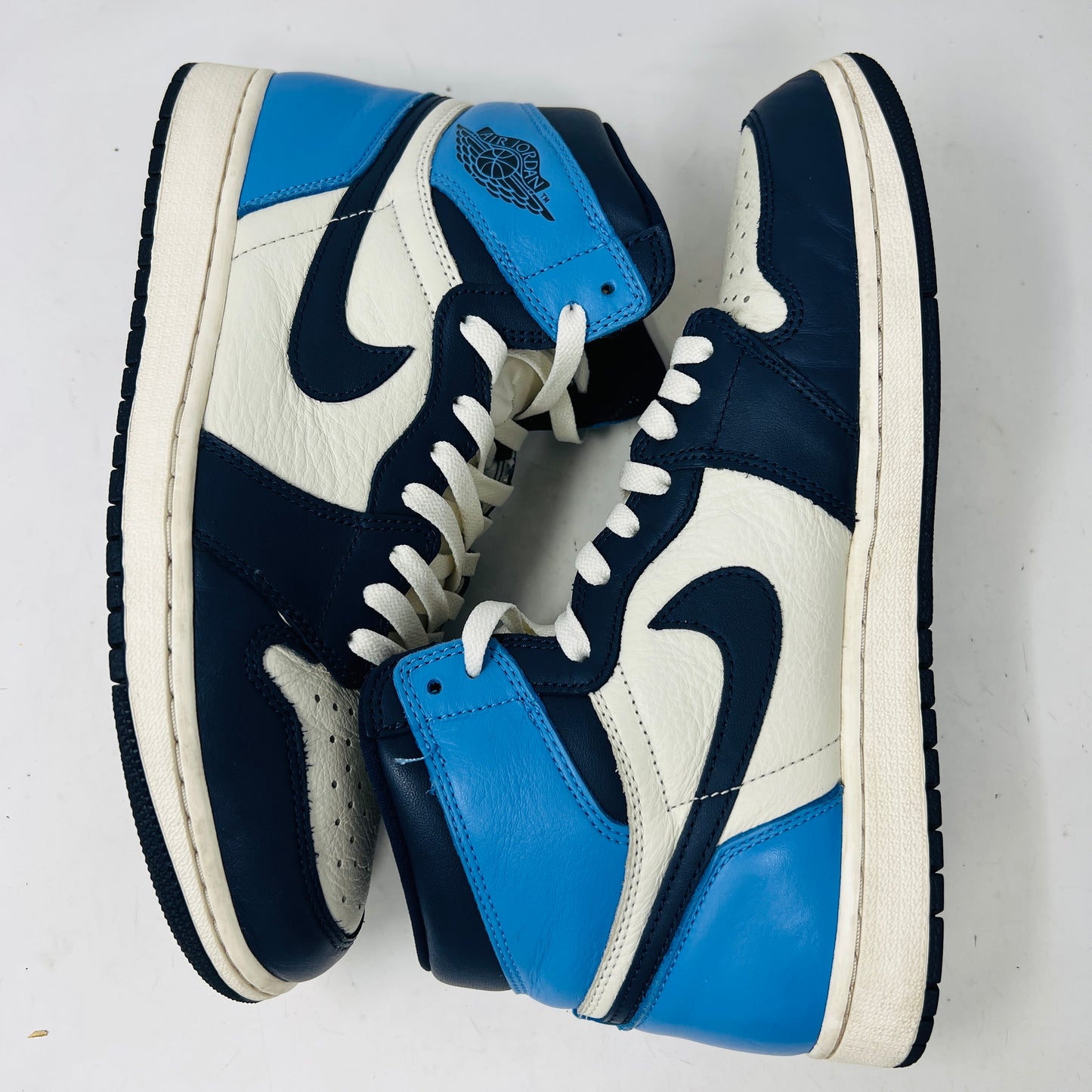 Jordan 1 Retro High Obsidian