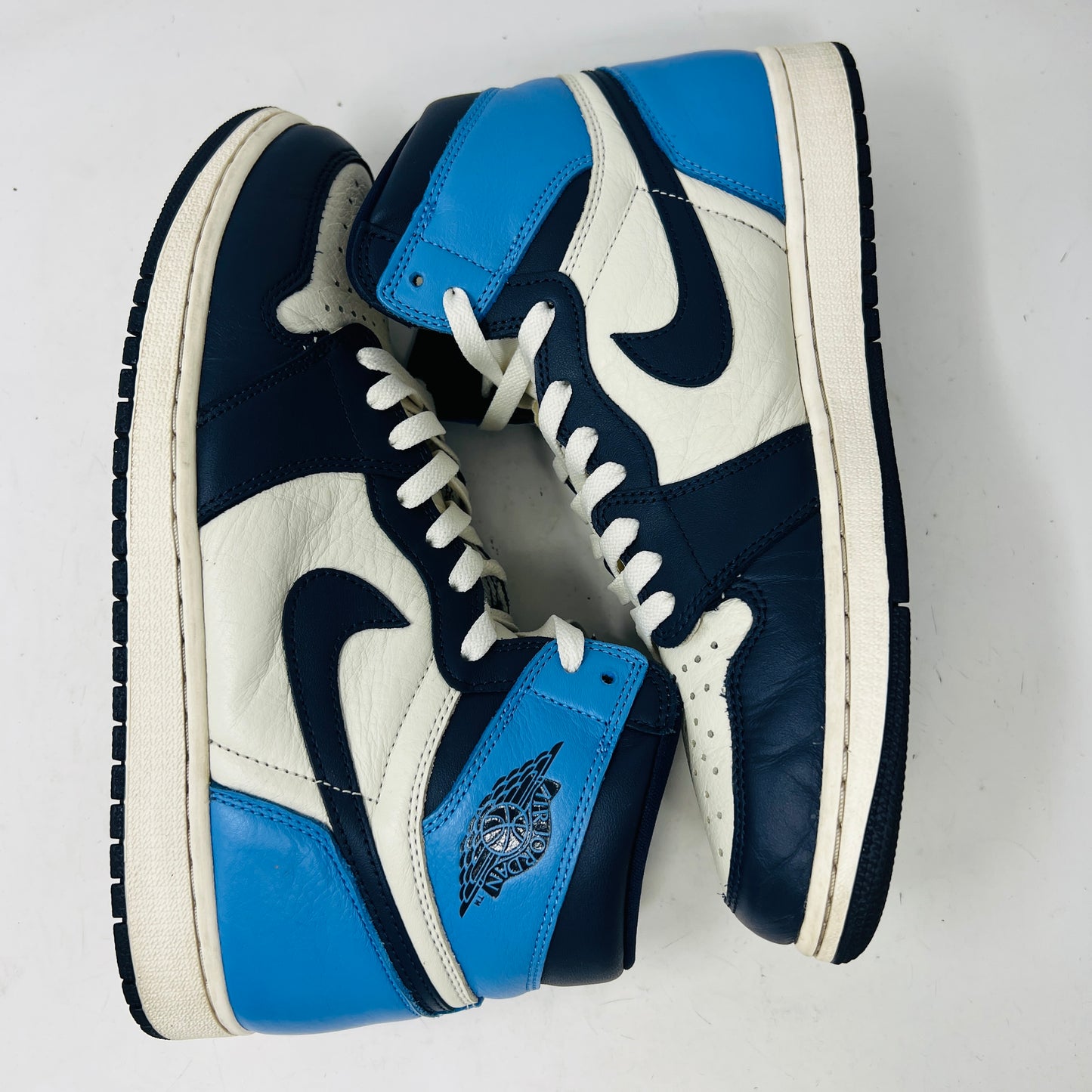 Jordan 1 Retro High Obsidian