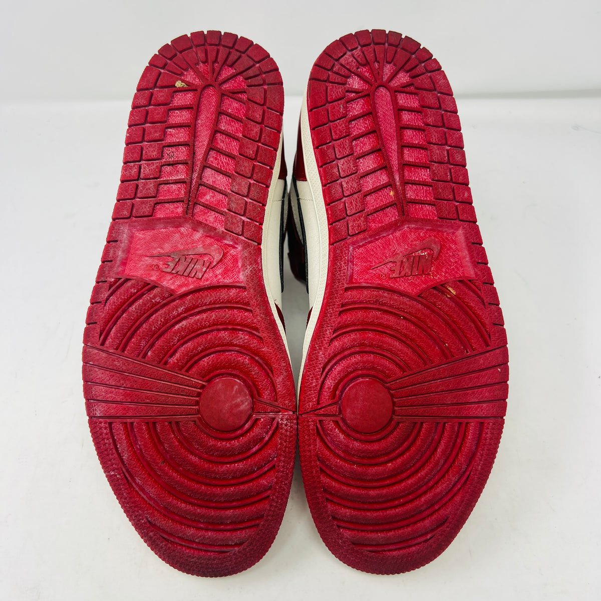 Jordan 1 Retro High OG Chicago Lost and Found