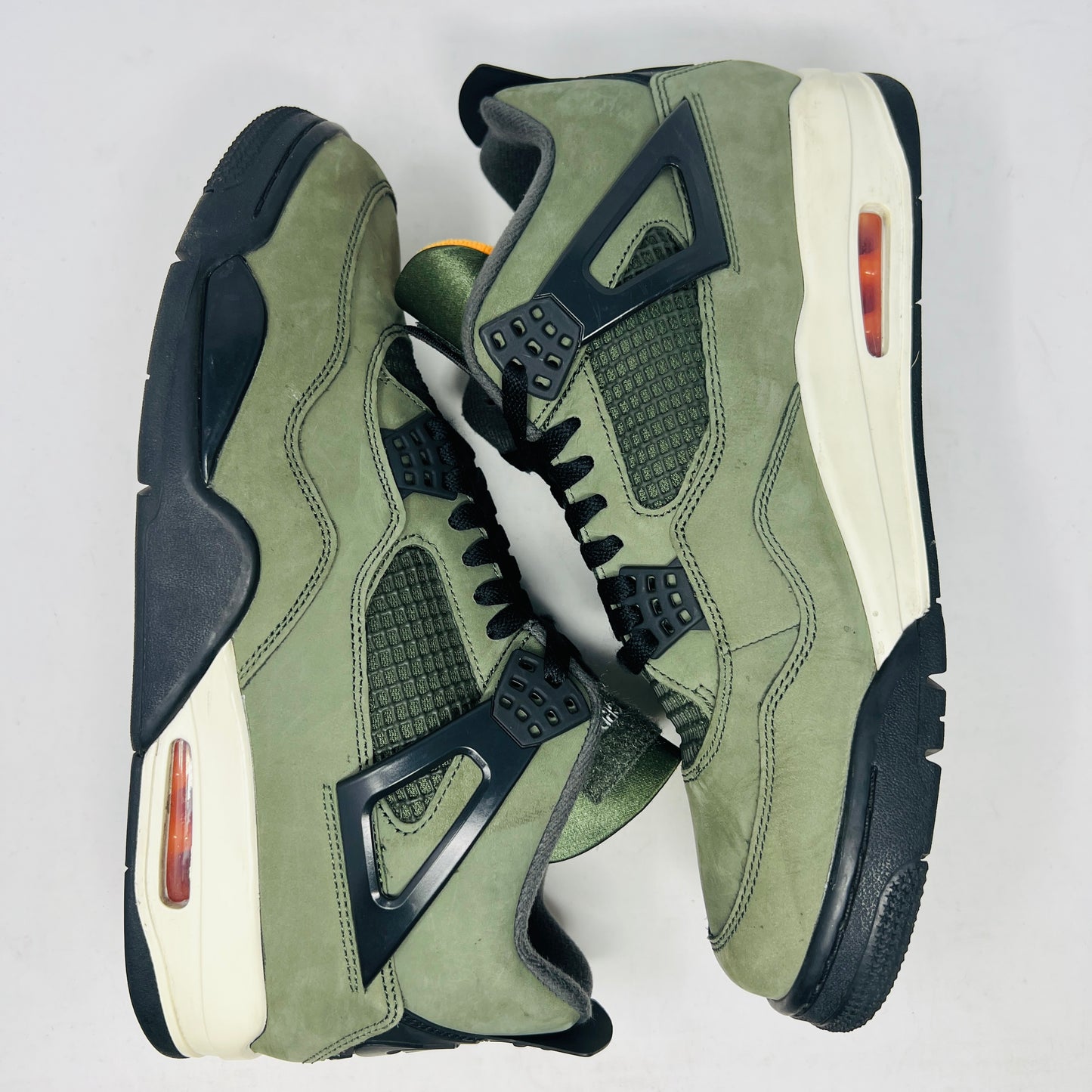 Jordan 4 Retro OG SP Undefeated (2025)