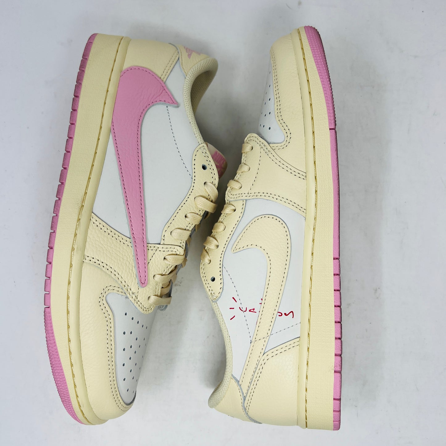 Jordan 1 Retro Low OG SP Travis Scott Shy Pink