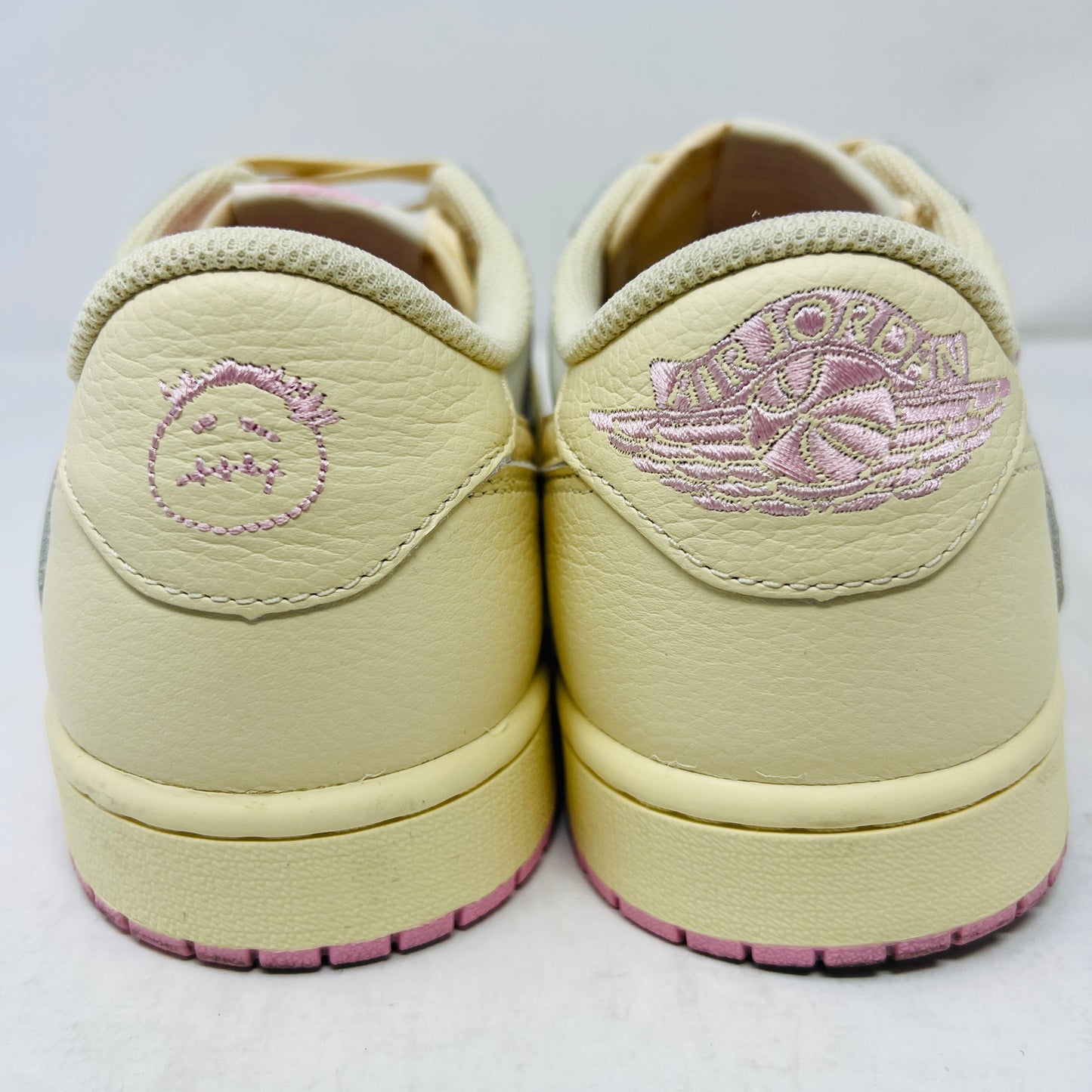 Jordan 1 Retro Low OG SP Travis Scott Shy Pink