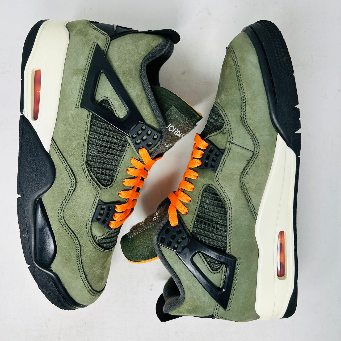 Jordan 4 Retro OG SP Undefeated (2025)