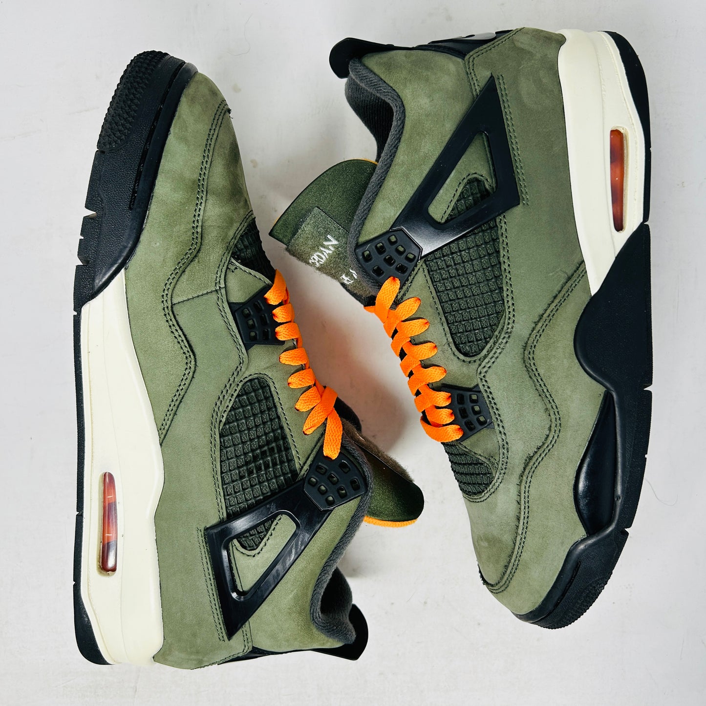 Jordan 4 Retro OG SP Undefeated (2025)