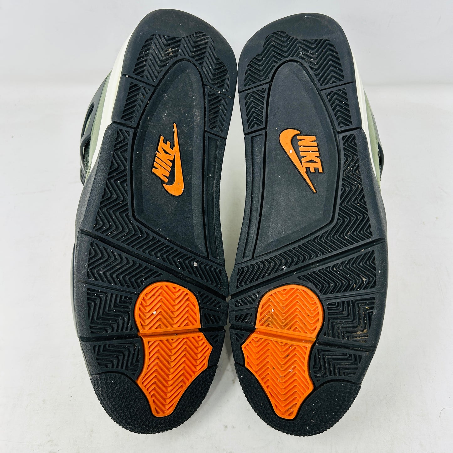 Jordan 4 Retro OG SP Undefeated (2025)