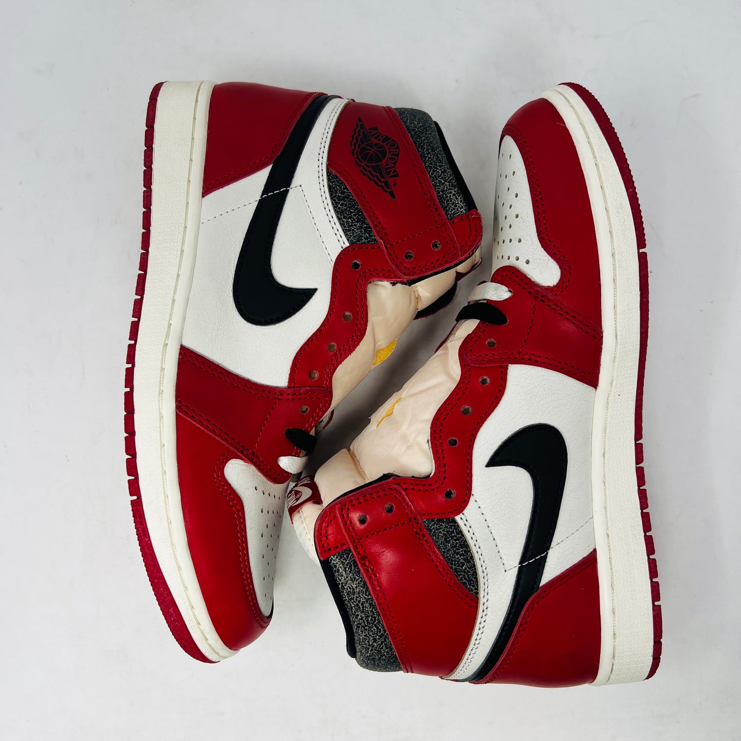 Jordan 1 Retro High OG Chicago Lost and Found