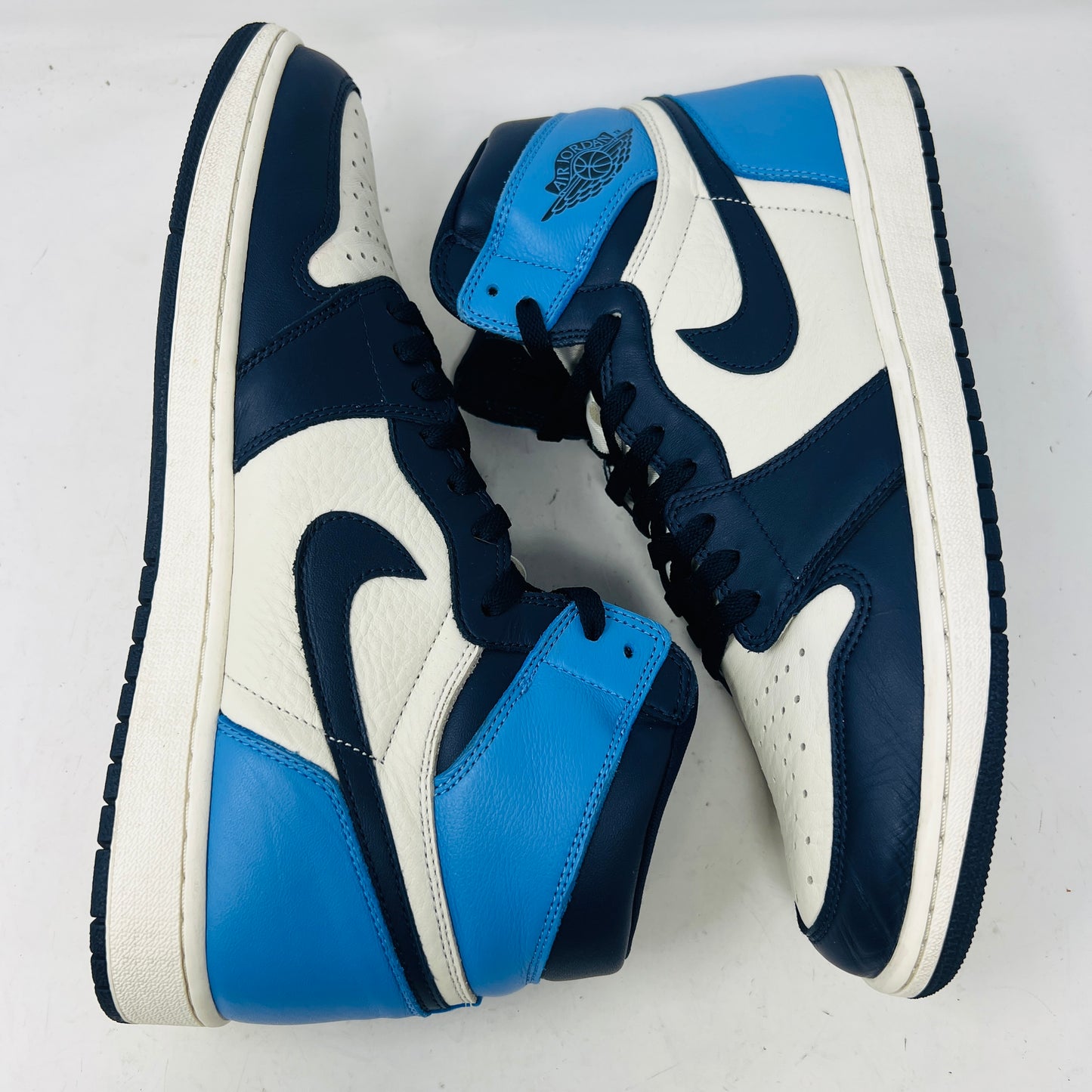 Jordan 1 Retro High Obsidian