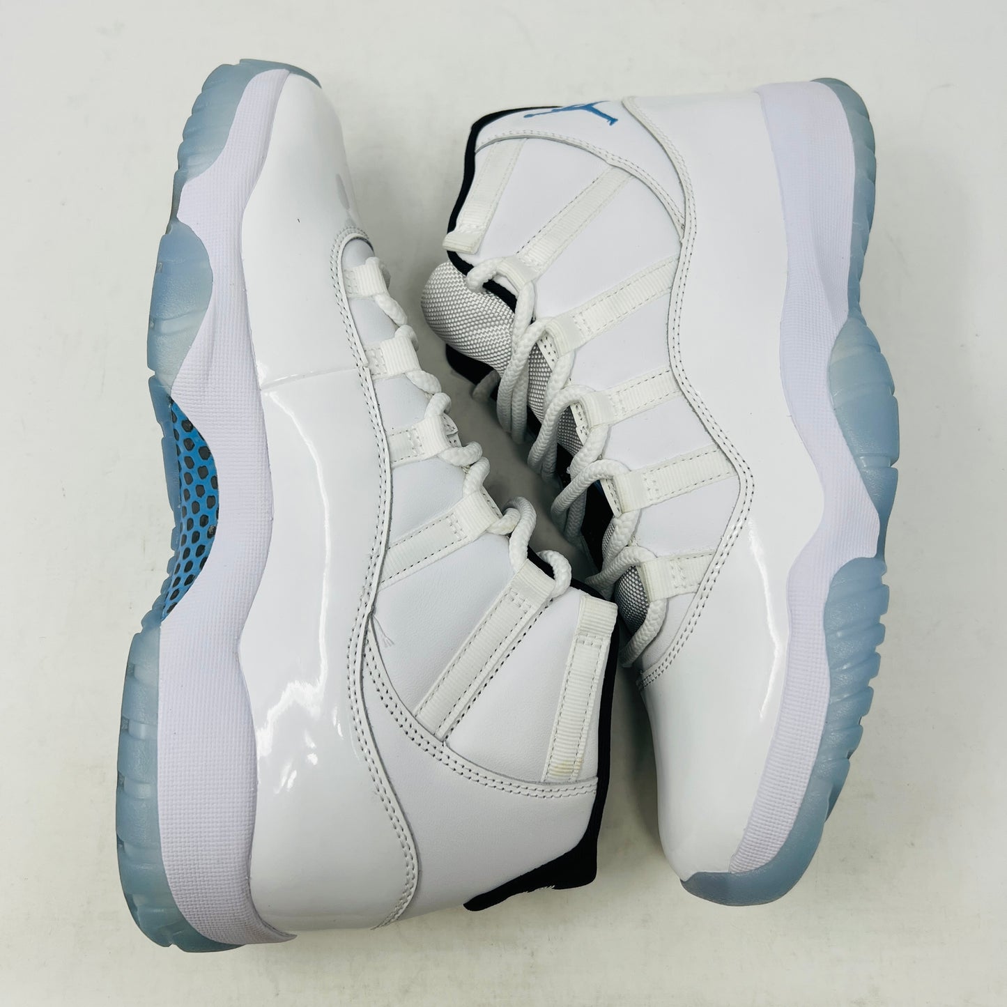 Jordan 11 Retro Legend Blue (2024)