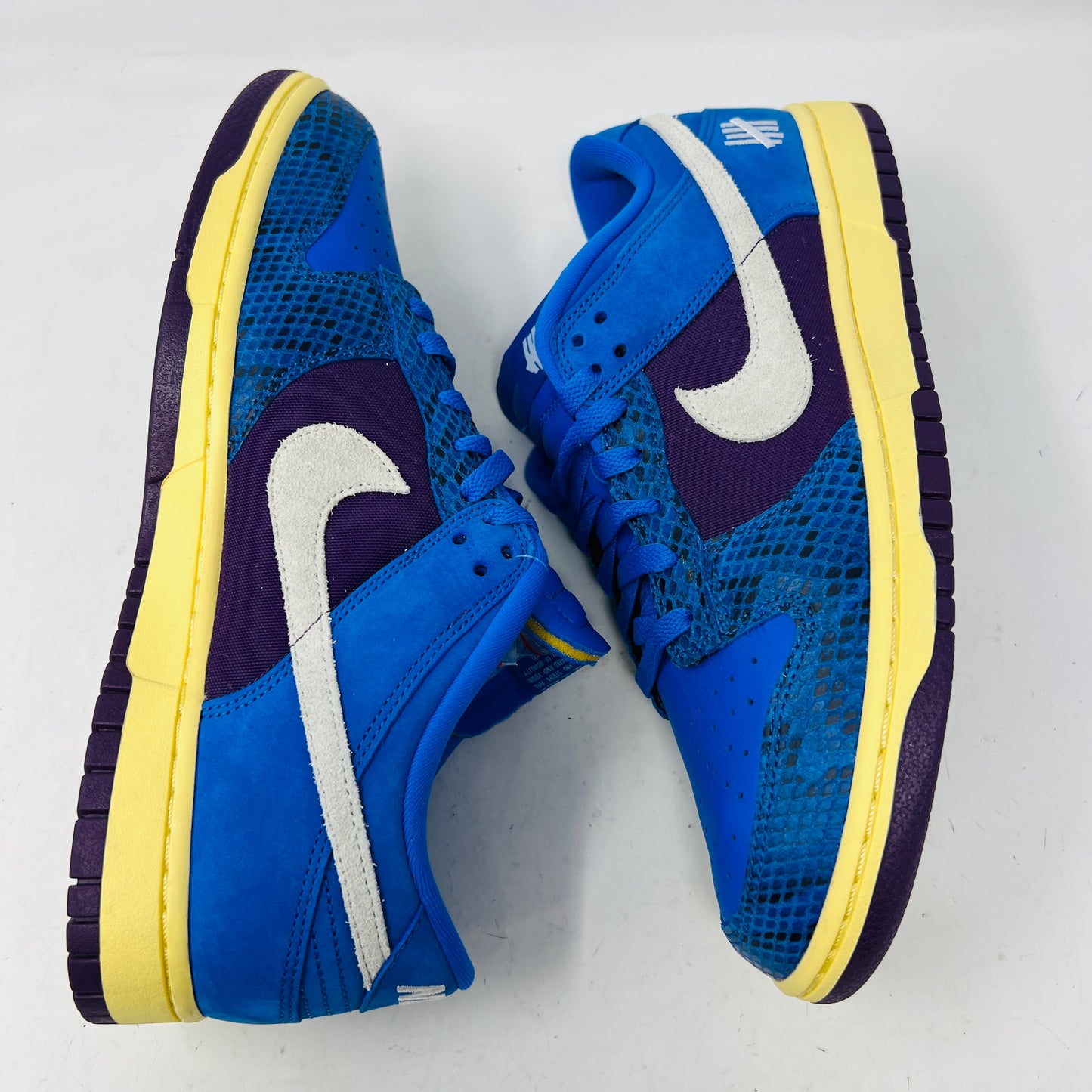 Nike Dunk Low Undefeated 5 On It Dunk vs. AF1