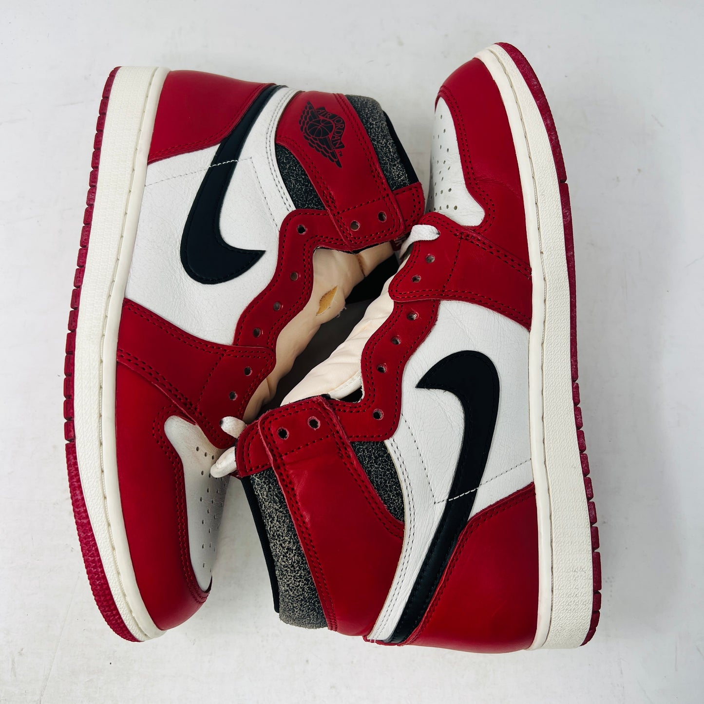 Jordan 1 Retro High OG Chicago Lost and Found