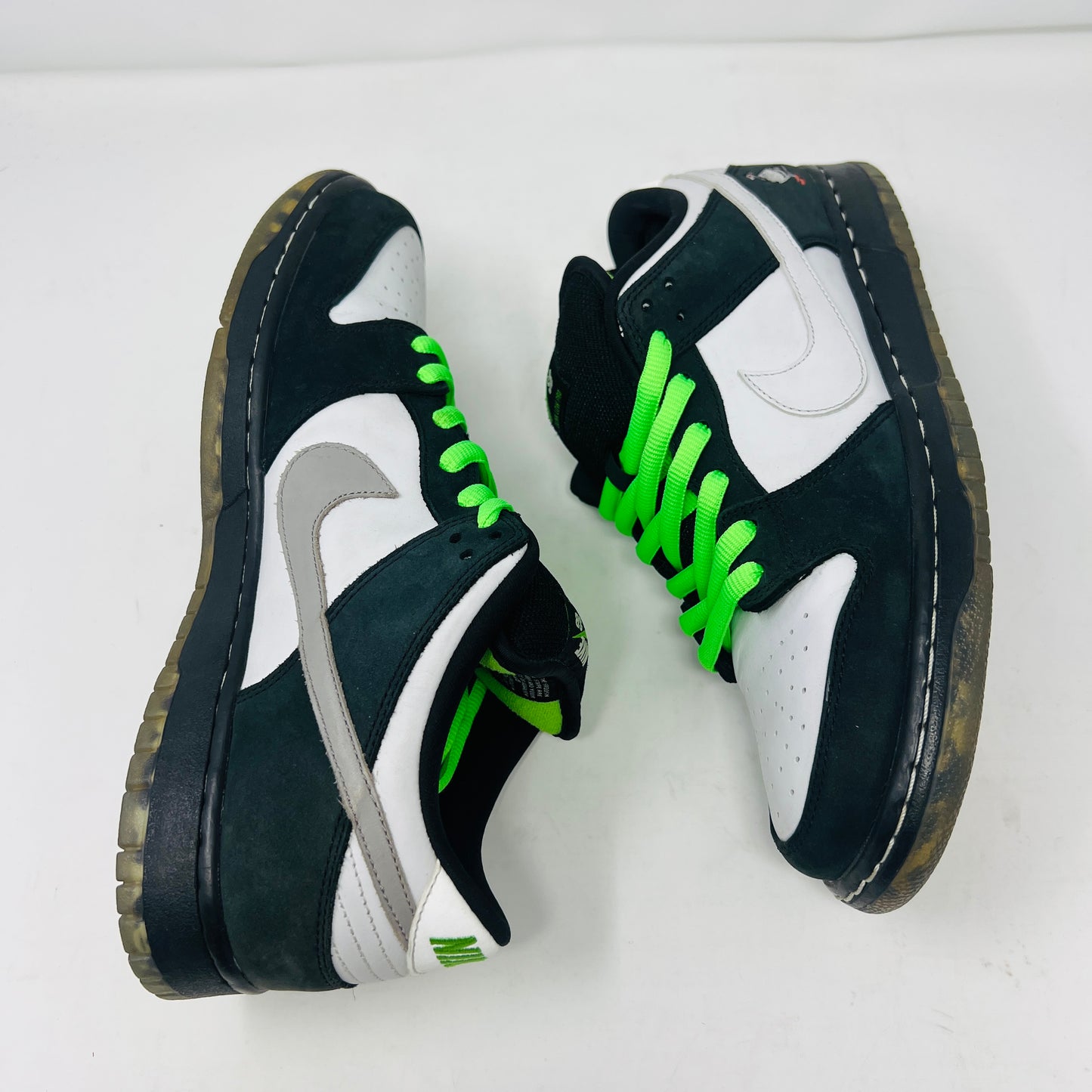 Nike SB Dunk Low Staple Panda Pigeon