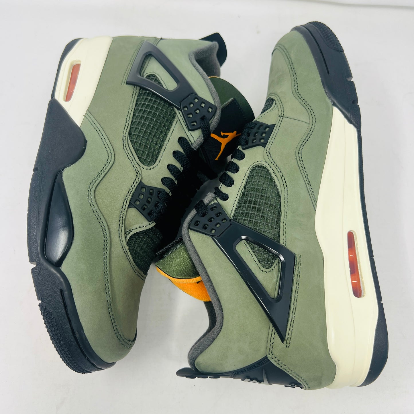Jordan 4 Retro OG SP Undefeated