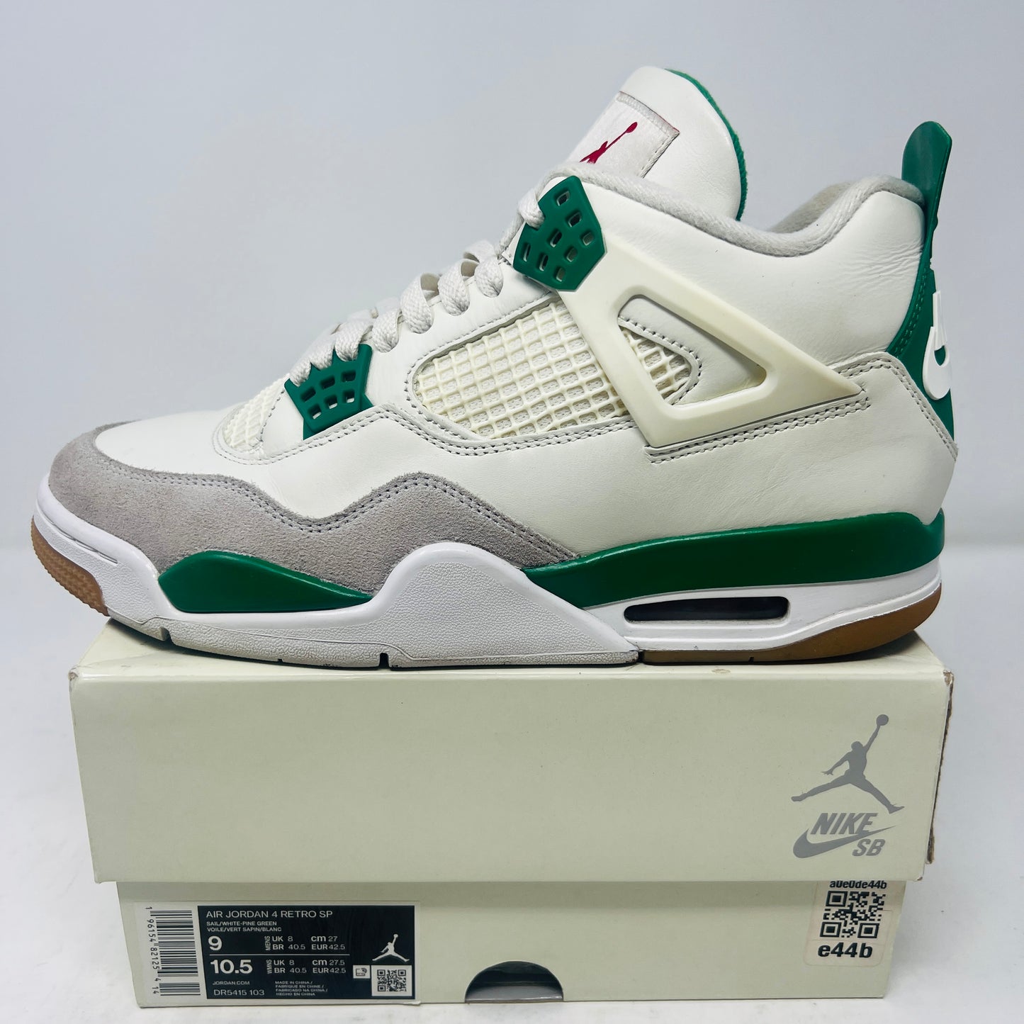 Jordan 4 Retro SB Pine Green