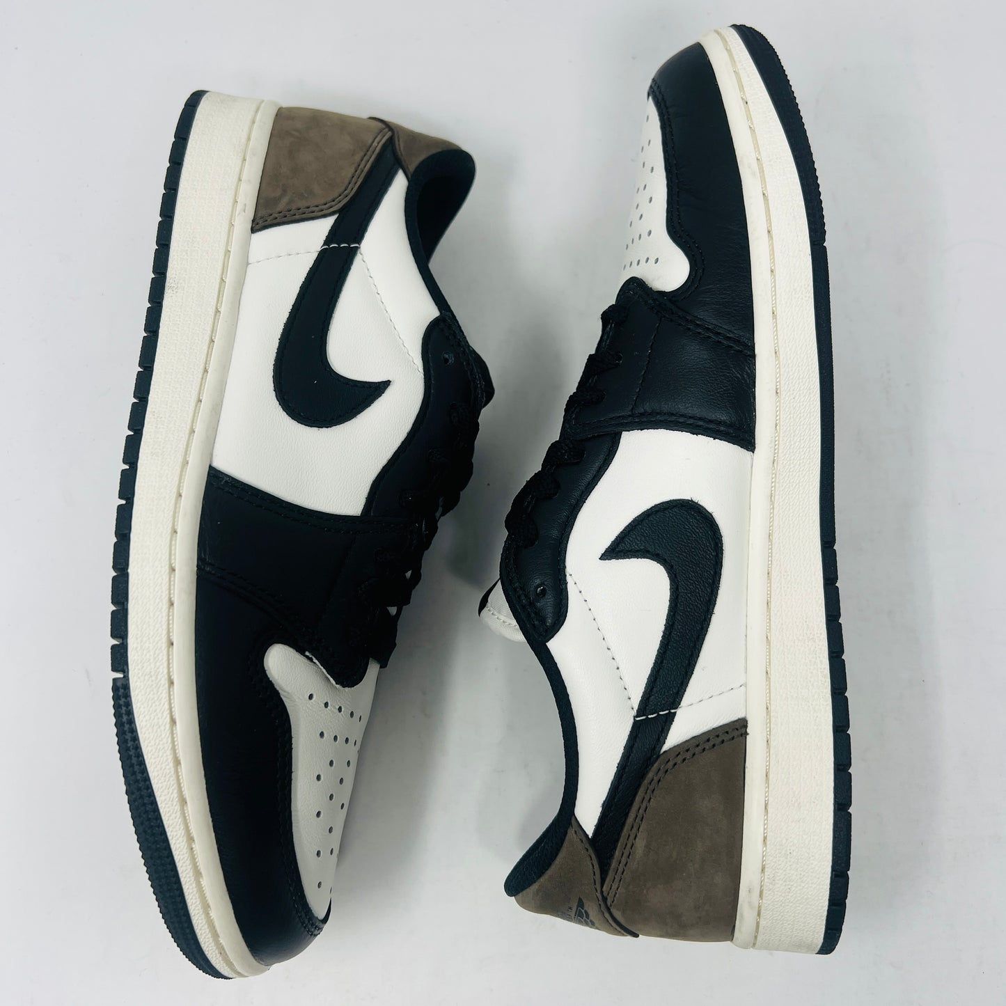 Jordan 1 Retro Low OG Mocha