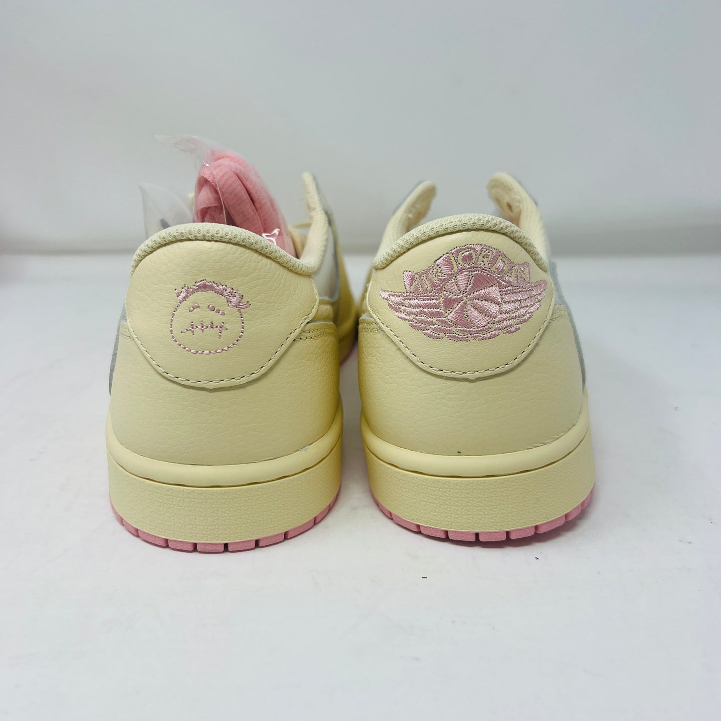 Jordan 1 Retro Low OG SP Travis Scott Shy Pink