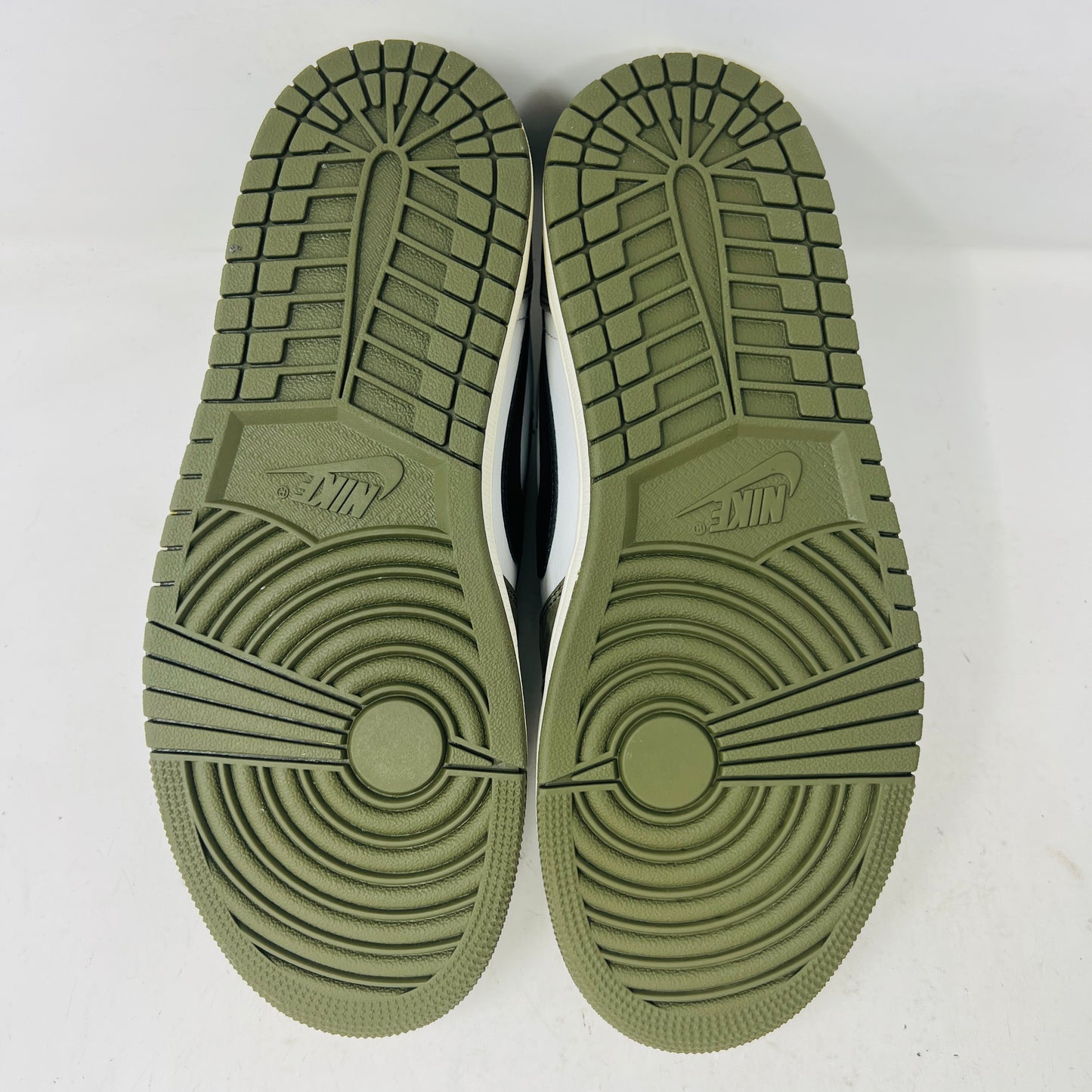 Jordan 1 Retro Low Medium Olive Summit White Sail Black