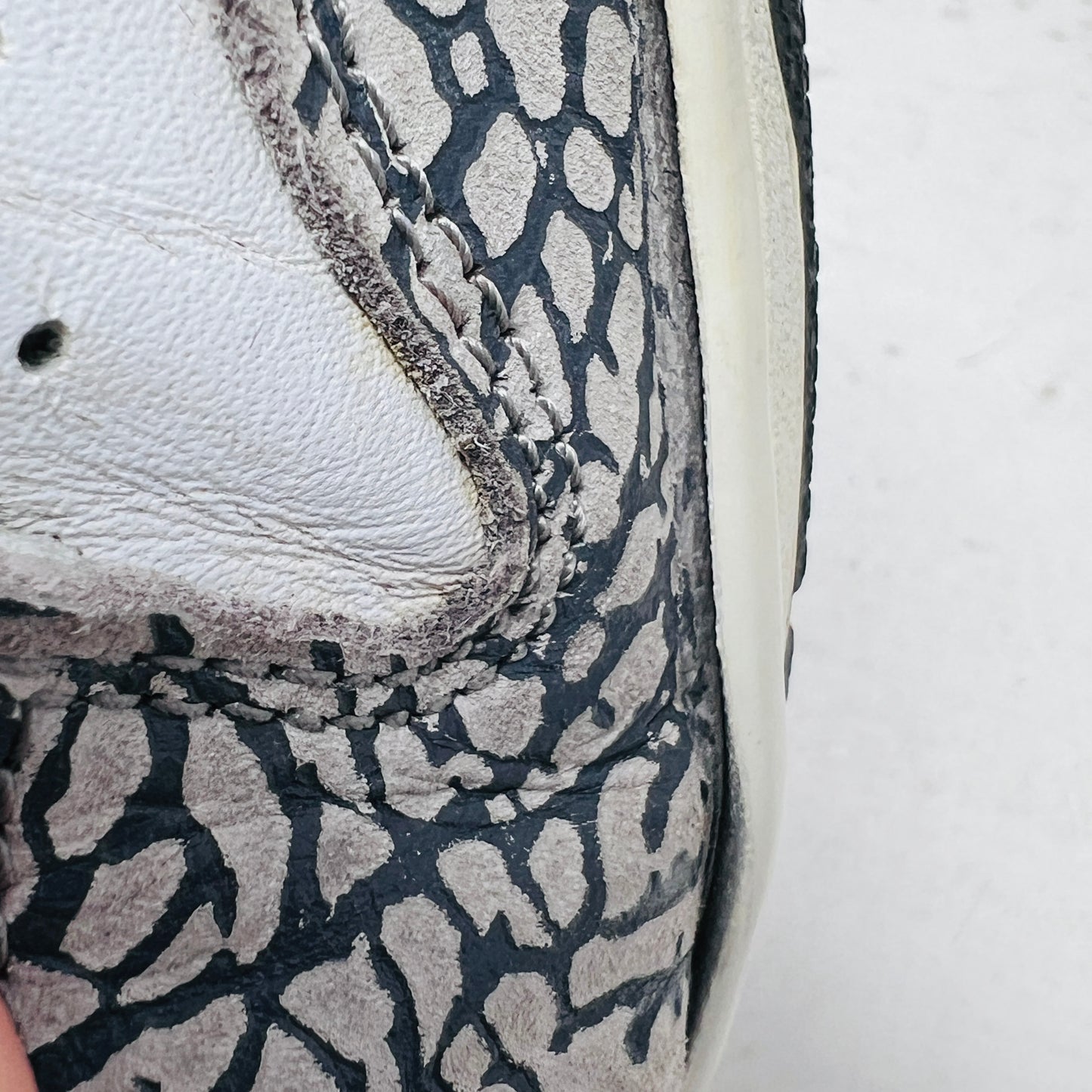 Nike SB Dunk Low Supreme White Cement (2002)