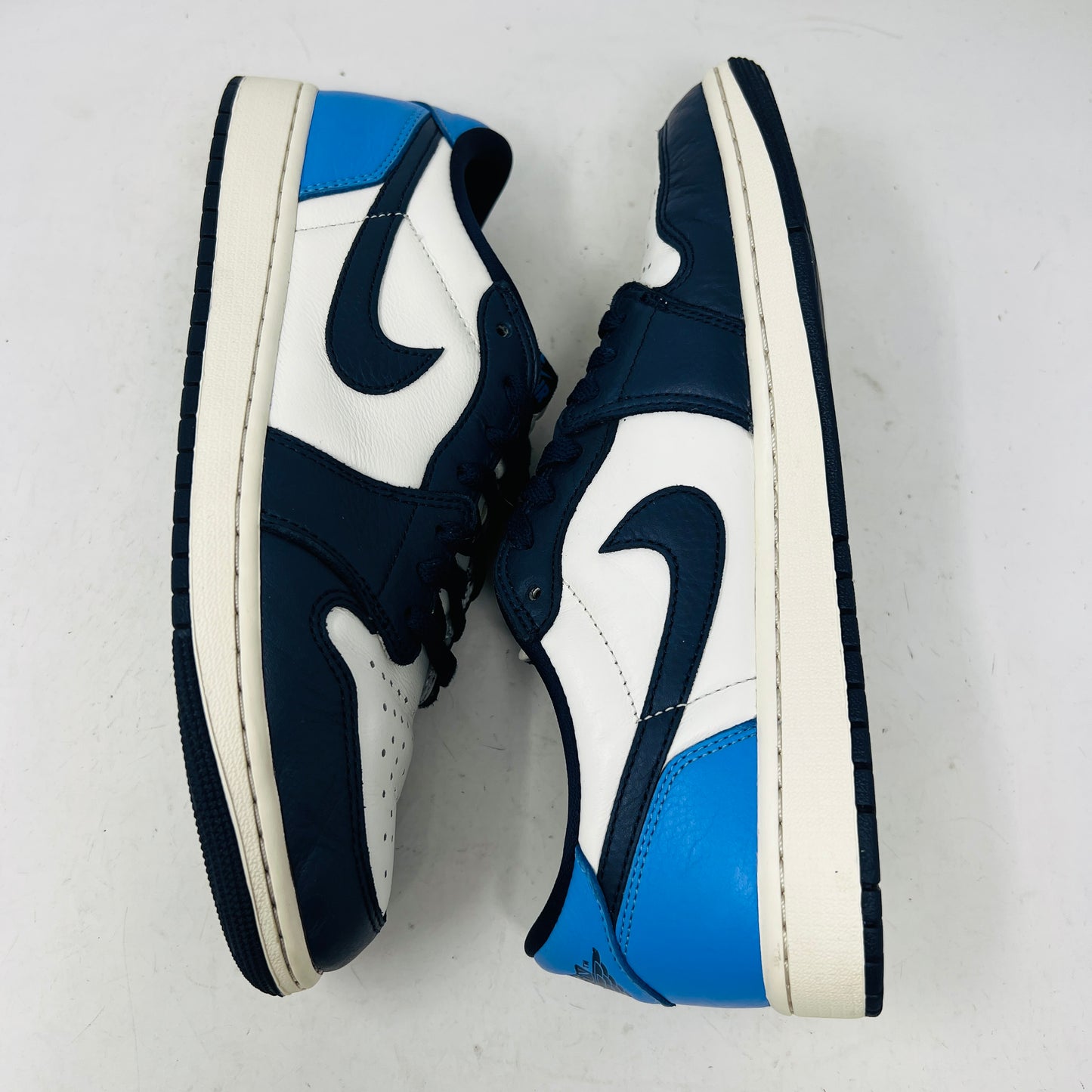 Jordan 1 Low OG Obsidian UNC
