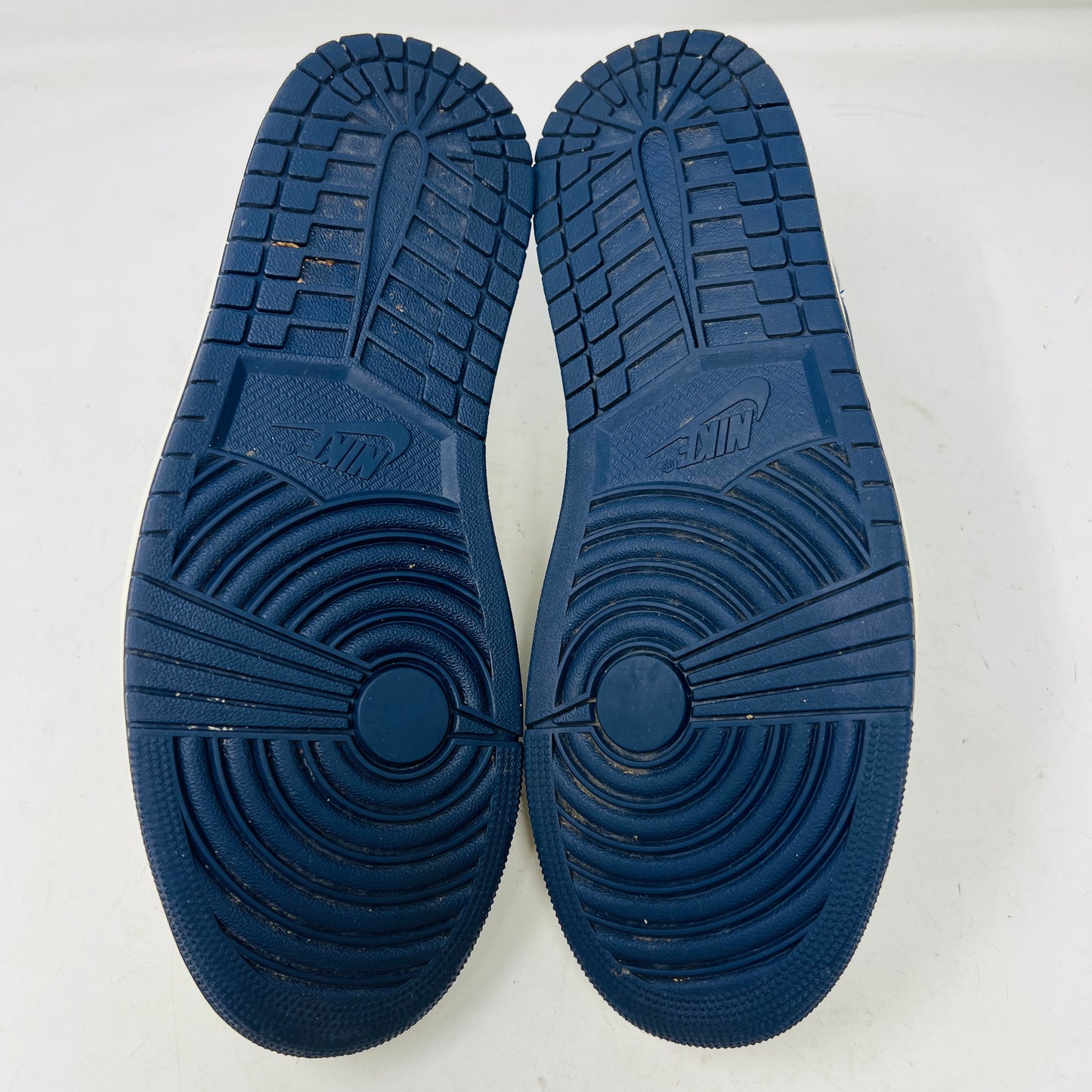 Jordan 1 Low OG Obsidian UNC