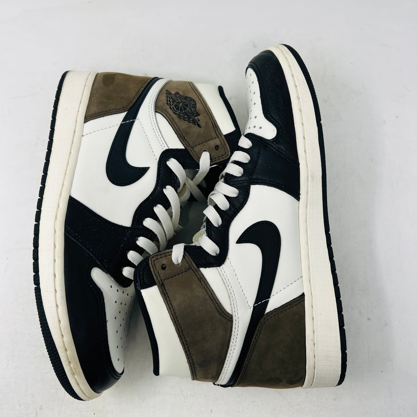 Jordan 1 Retro High Dark Mocha