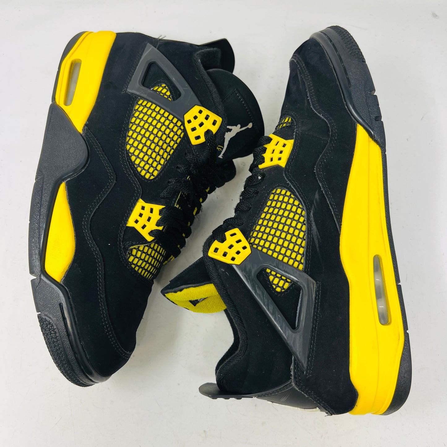 Jordan 4 Retro Thunder (2023)