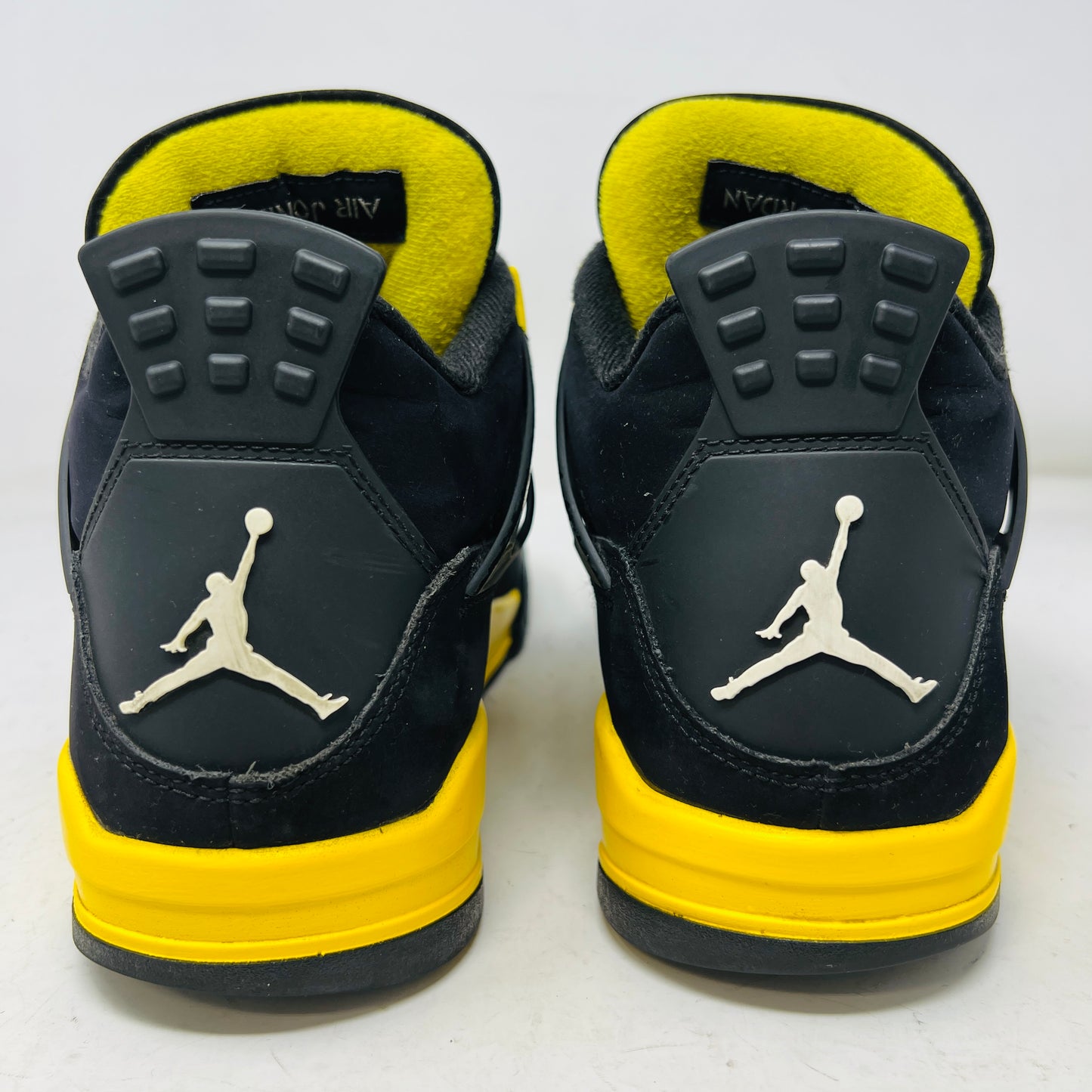 Jordan 4 Retro Thunder (2023)