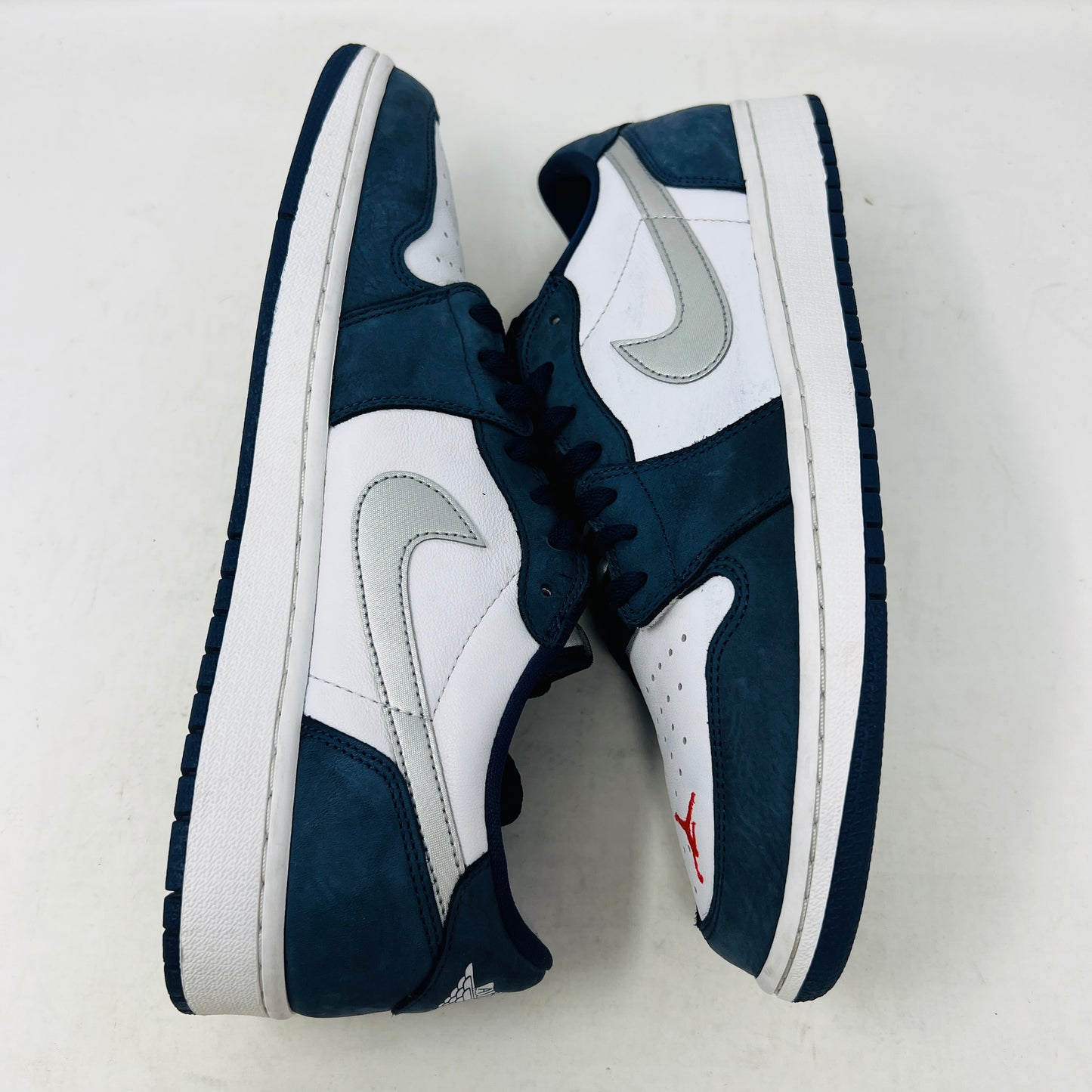 Jordan 1 Low SB Midnight Navy