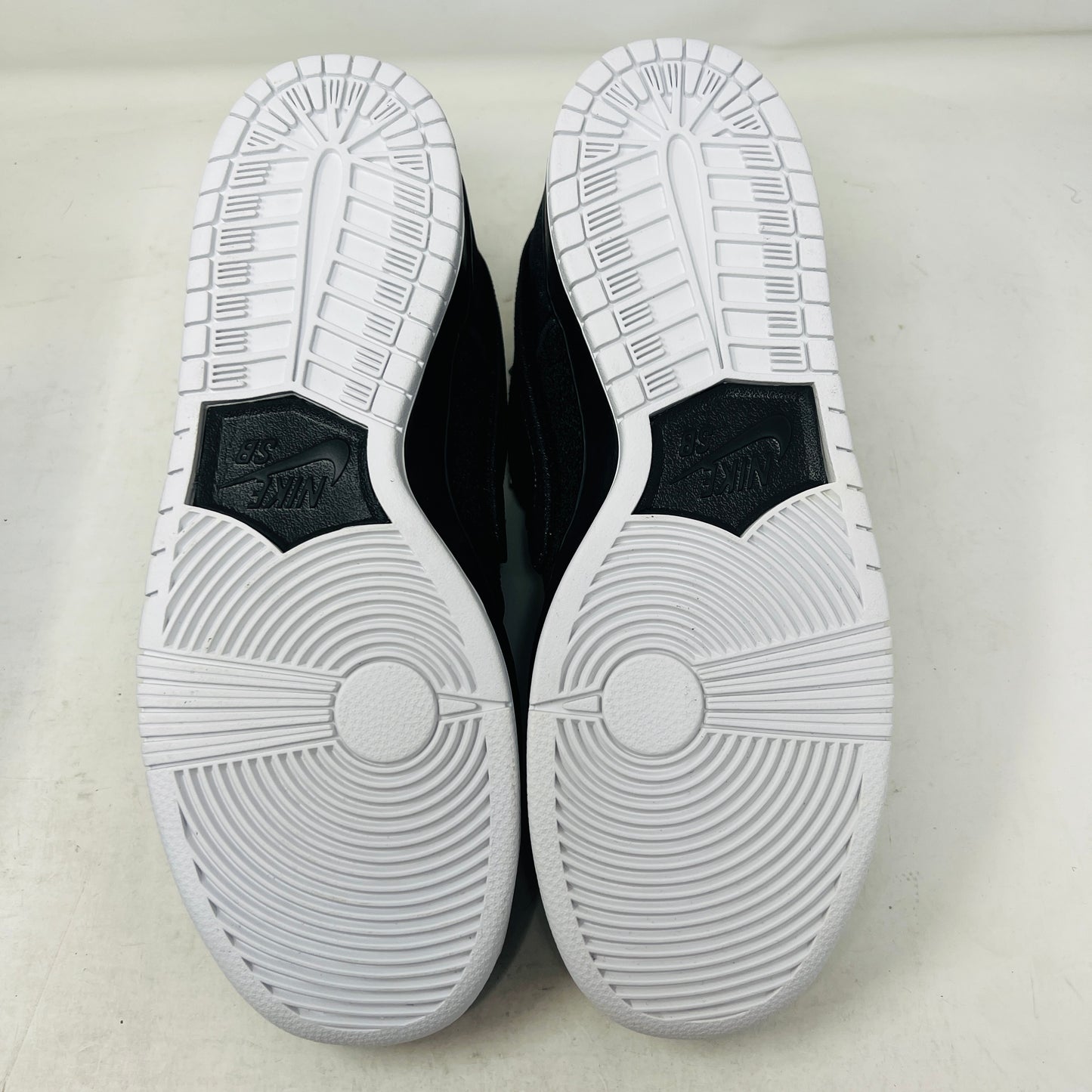 Nike SB Dunk Low Gnarhunters