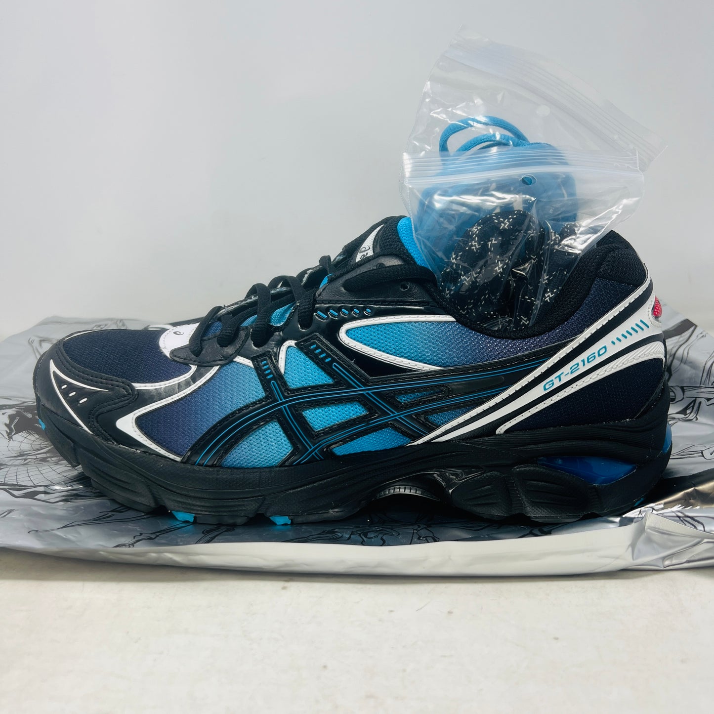 ASICS GT-2160 Kith Marvel Villains Venom (Comic Not Included)