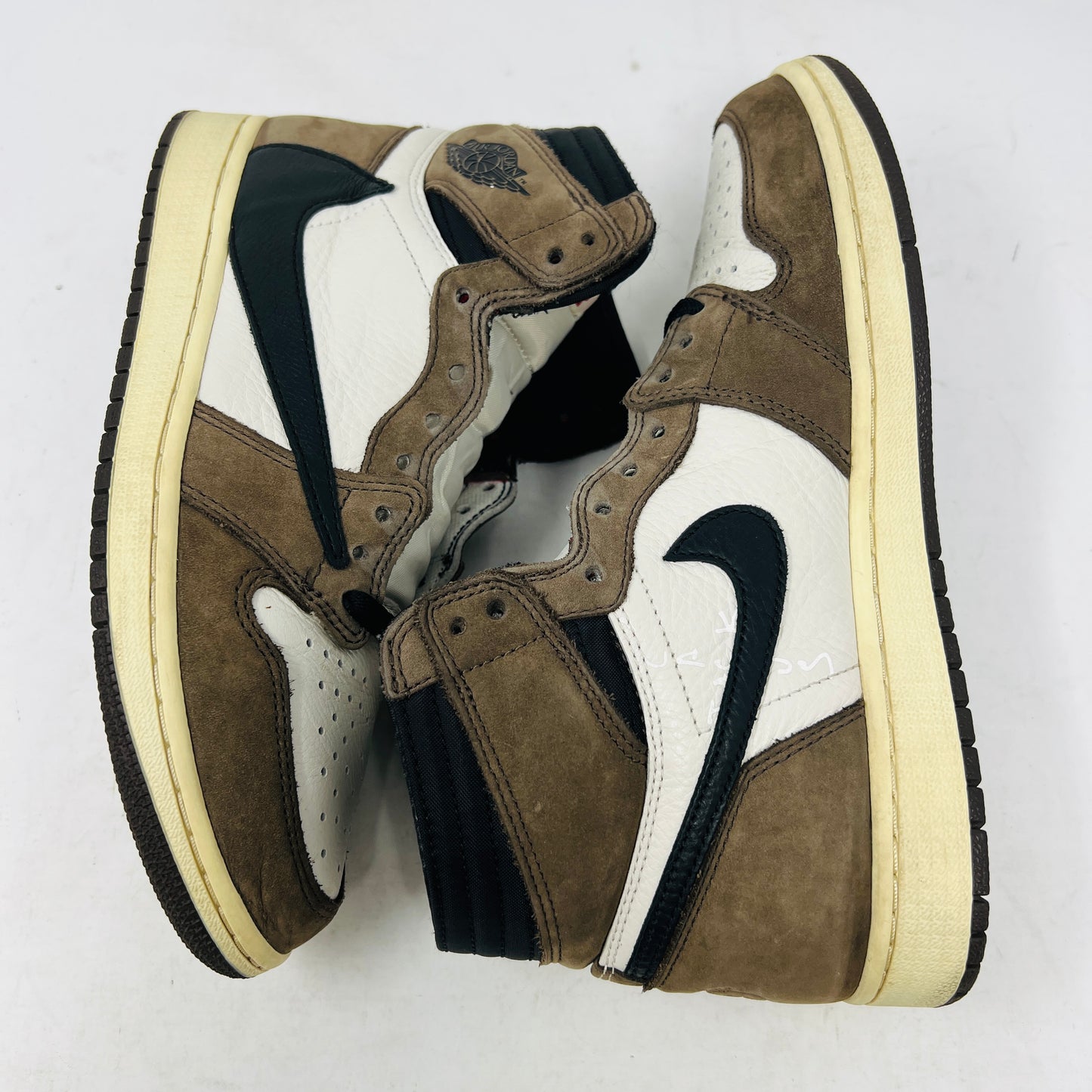 Jordan 1 High Travis Scott Mocha