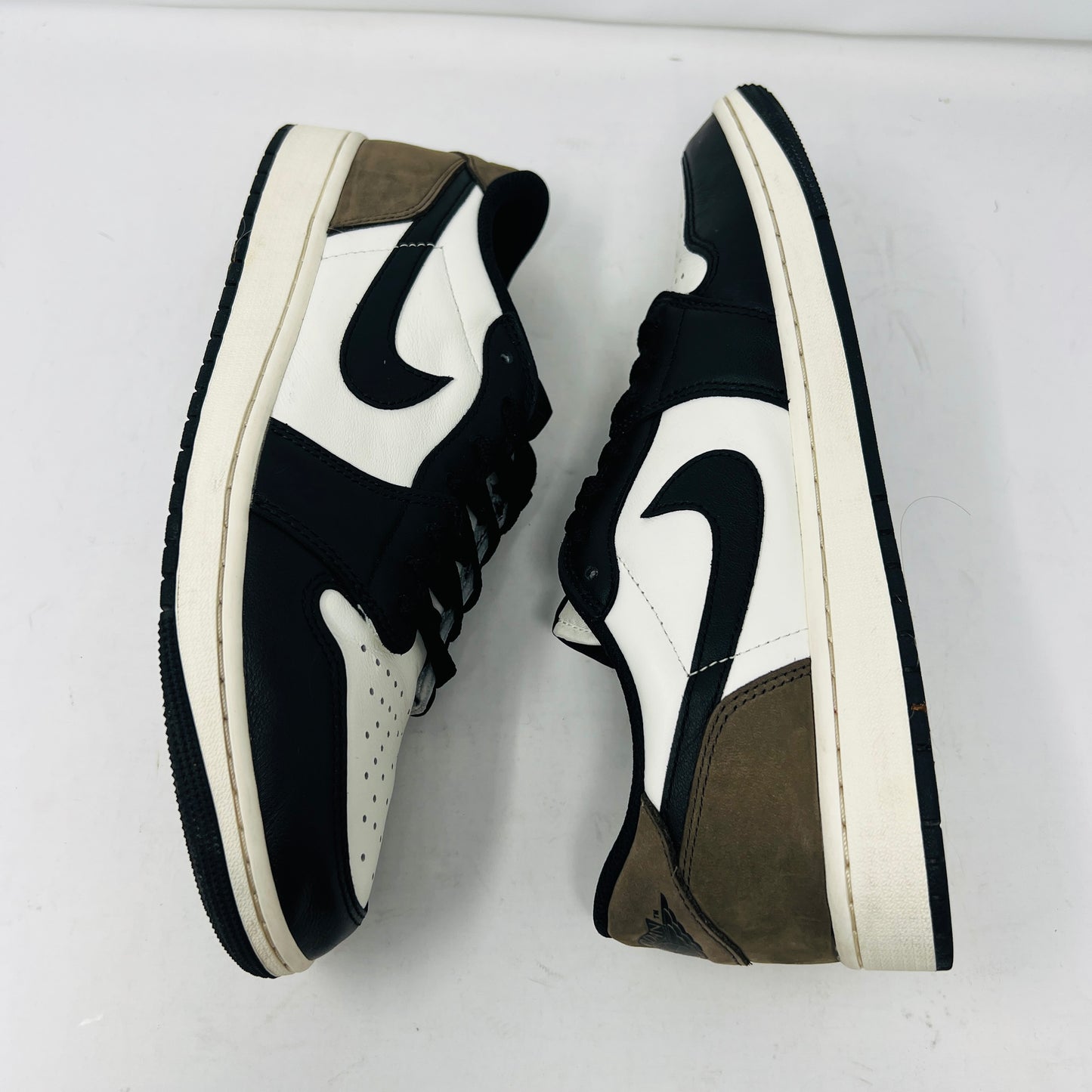 Jordan 1 Retro Low OG Mocha
