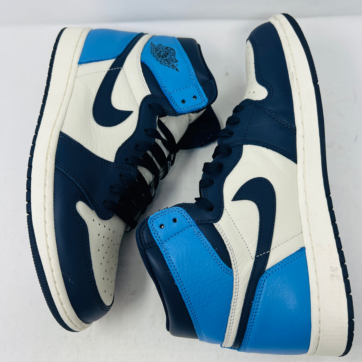 Jordan 1 Retro High Obsidian