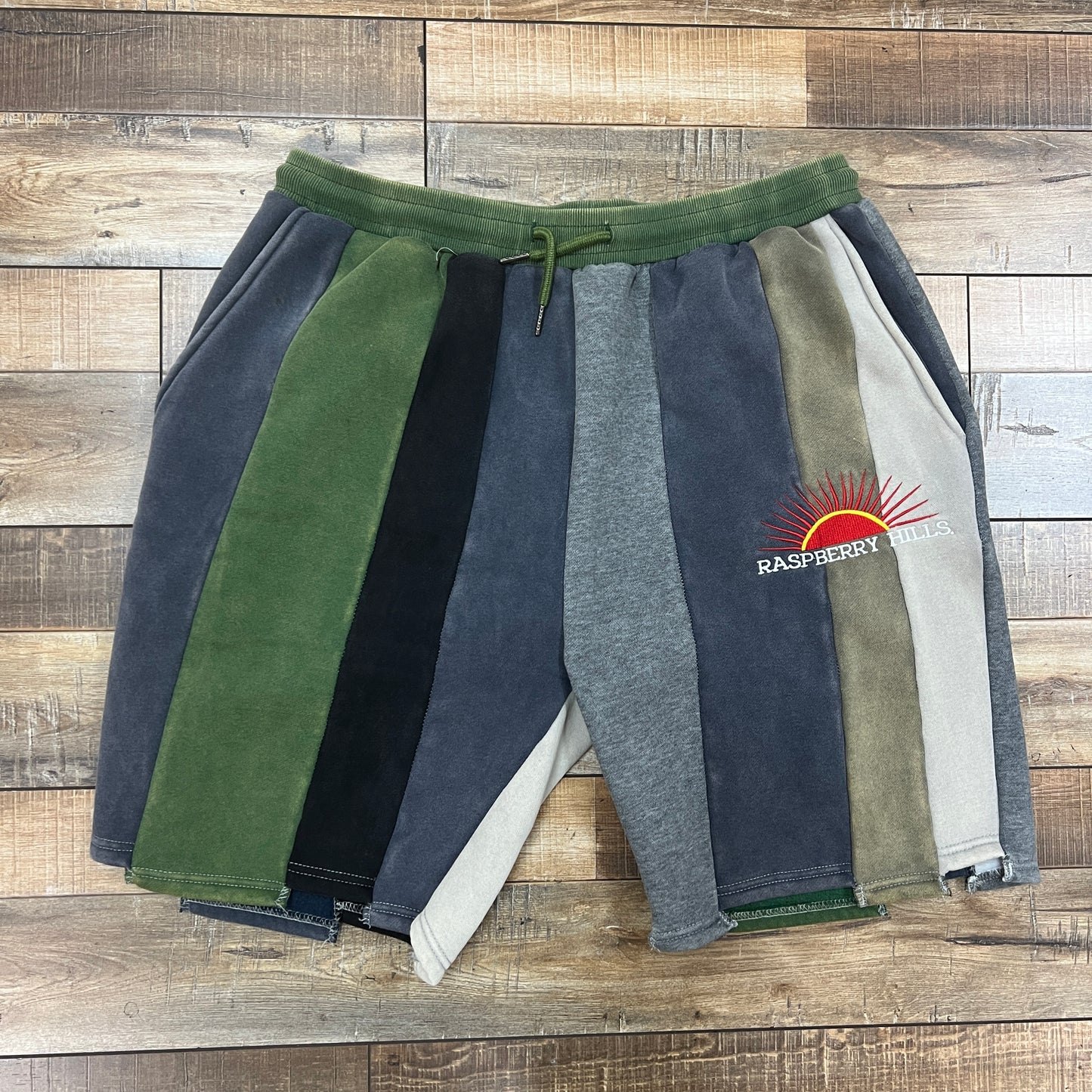 GV Gallery Raspberry Hills Bonsai Shorts 'Multicolor'