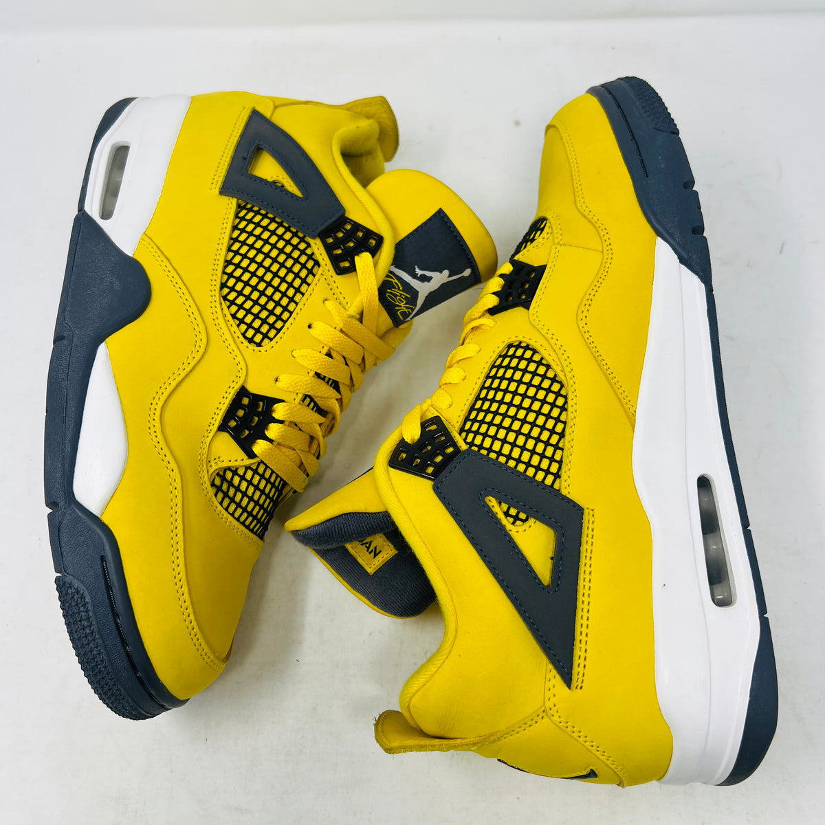 Jordan 4 Retro Lightning
