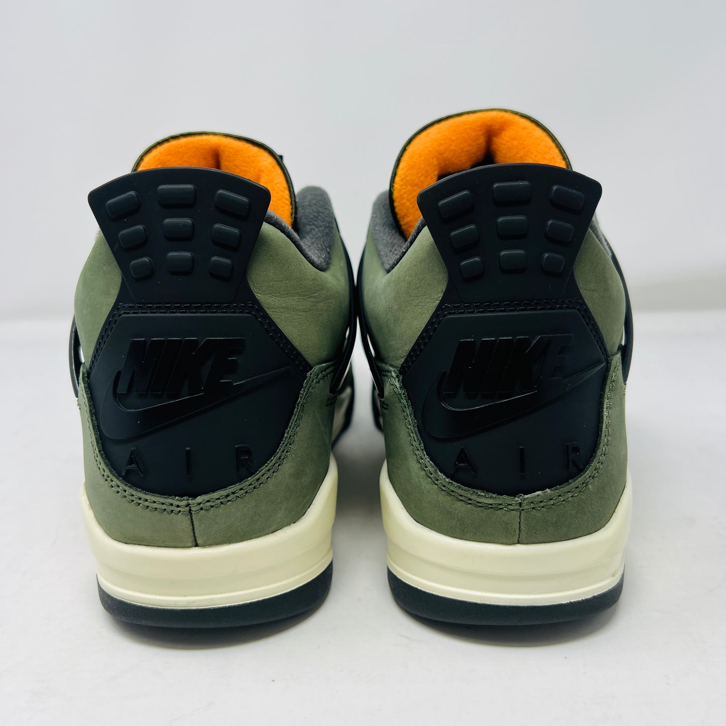 Jordan 4 Retro OG SP Undefeated (2025)