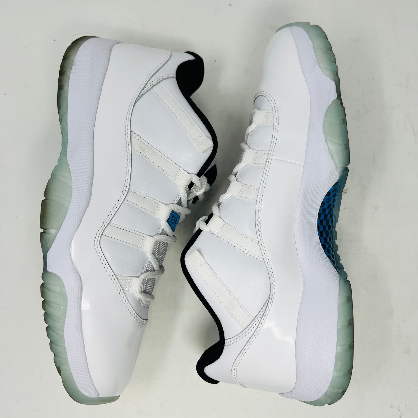 Jordan 11 Retro Low Legend Blue
