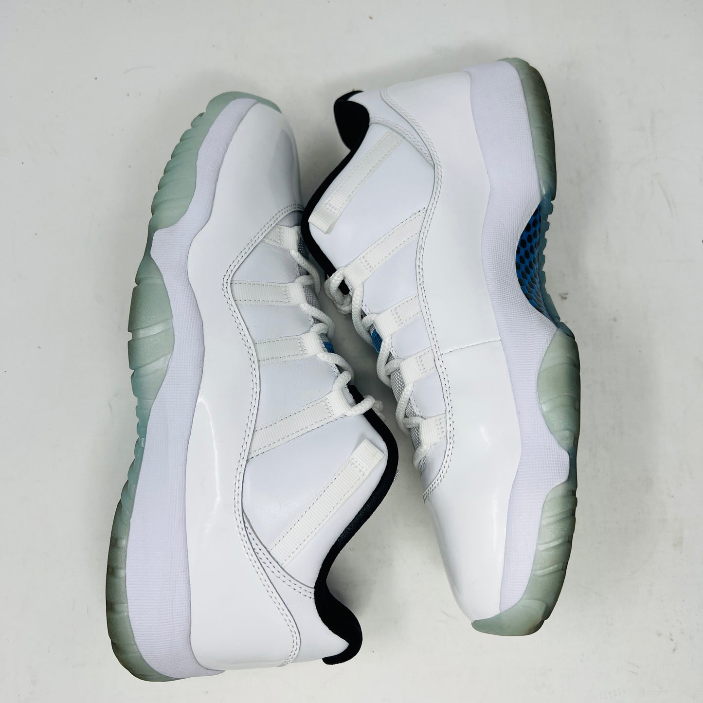 Jordan 11 Retro Low Legend Blue