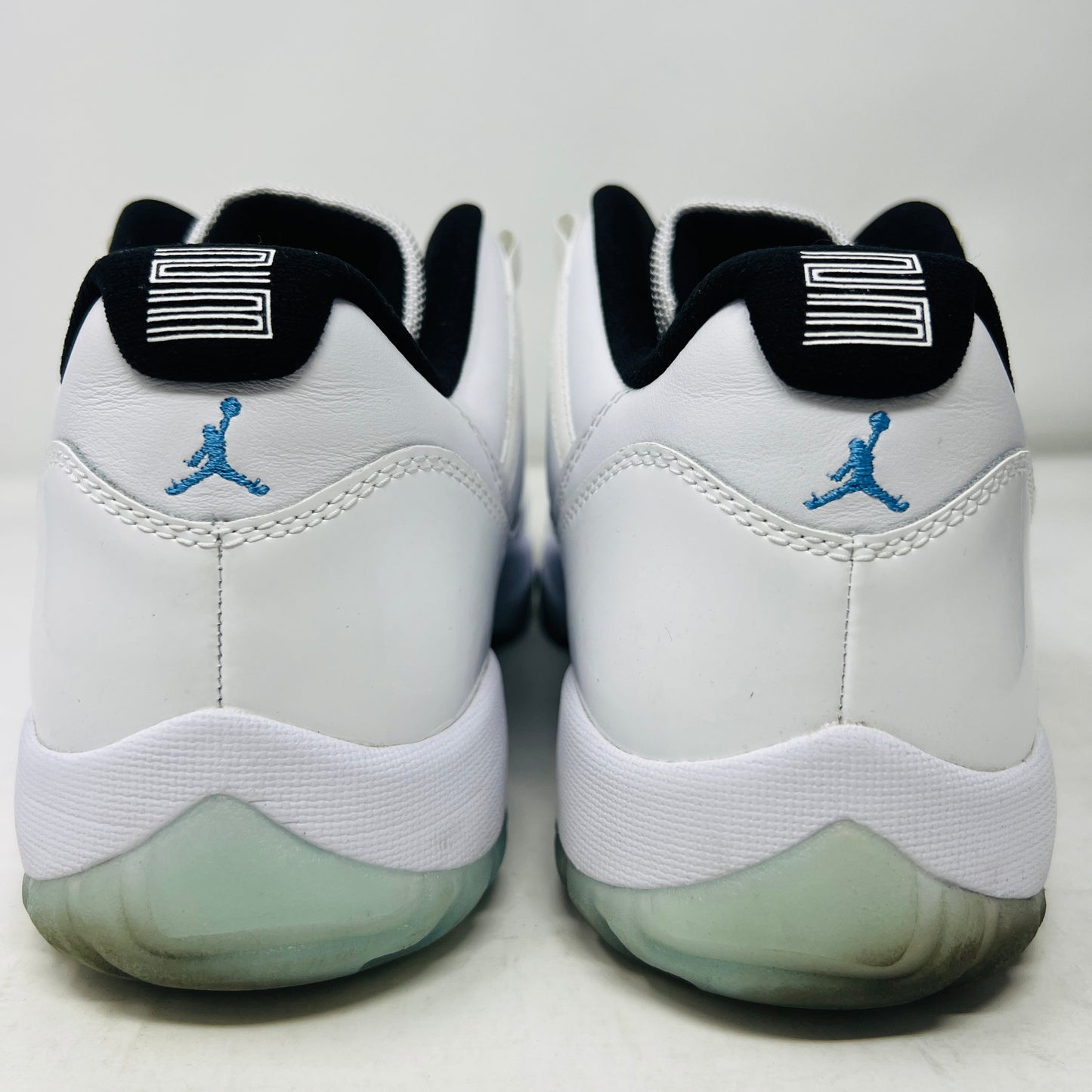 Jordan 11 Retro Low Legend Blue